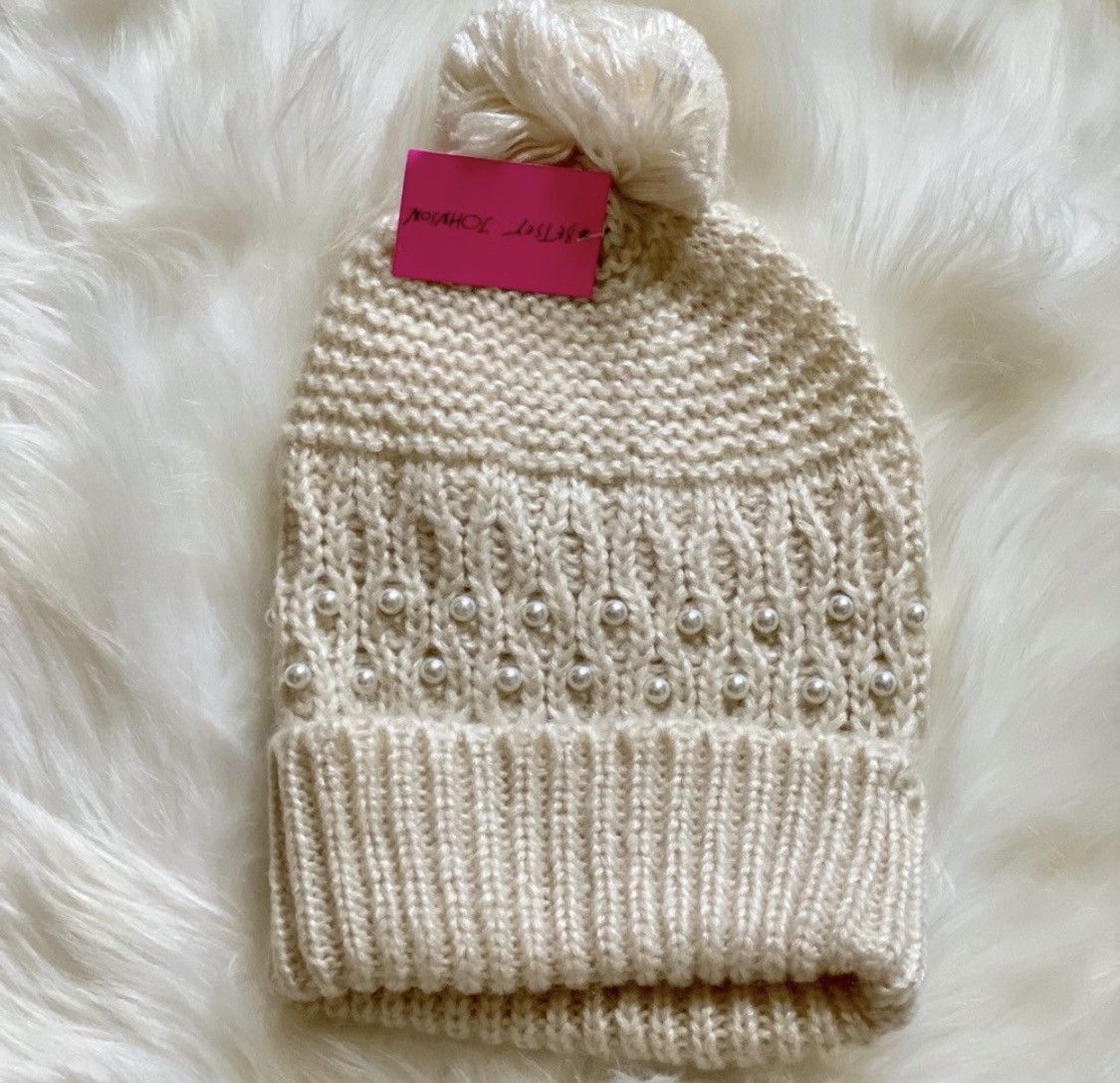 Betsey Johnson BETSEY JOHNSON IVORY PEARL KNIT BEANIE HAT Size ONE SIZE - 3 Thumbnail