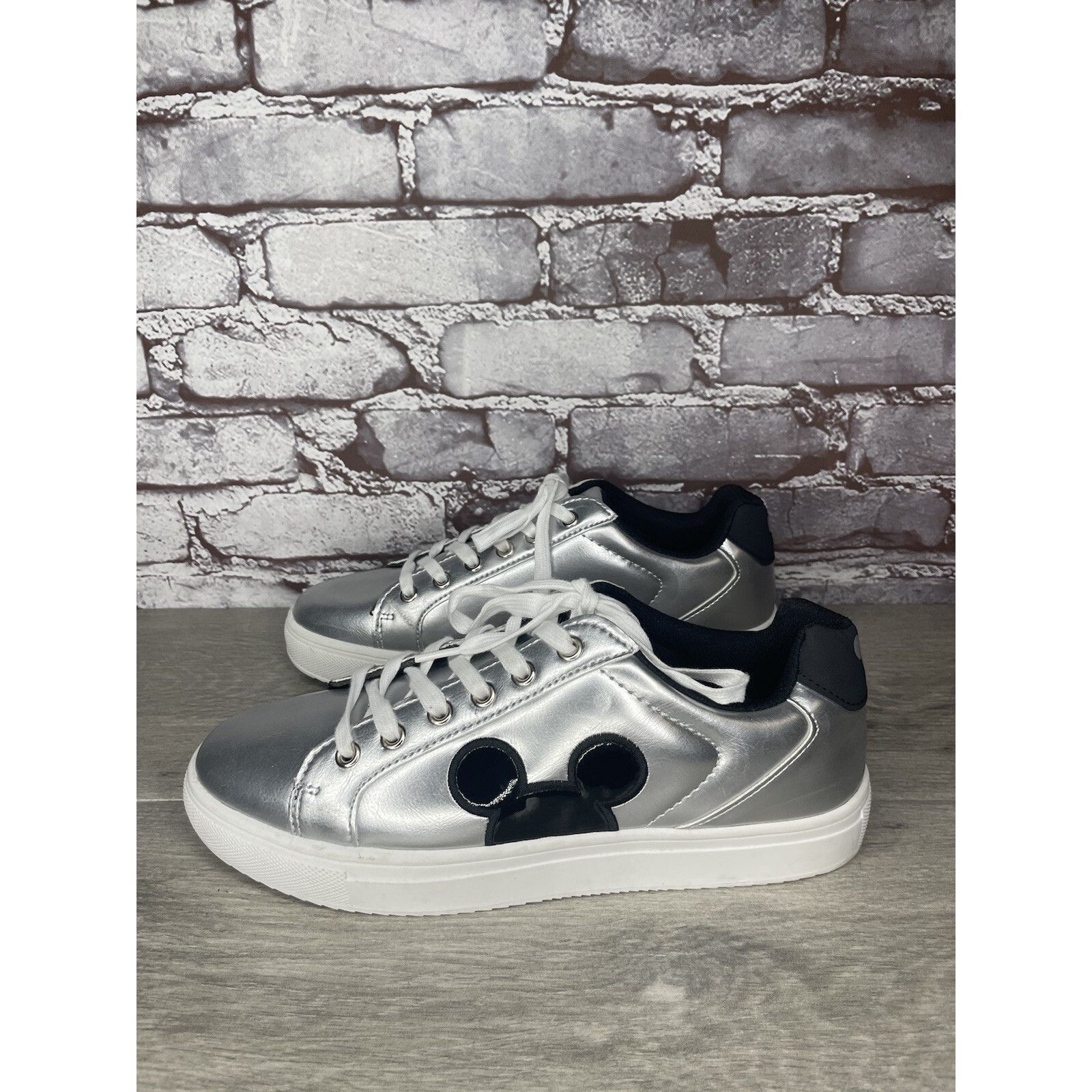 Disney Disney Mickey Mouse Silver Metallic Textile Lace Up Low Snea Size US 10 / IT 40 - 11 Thumbnail