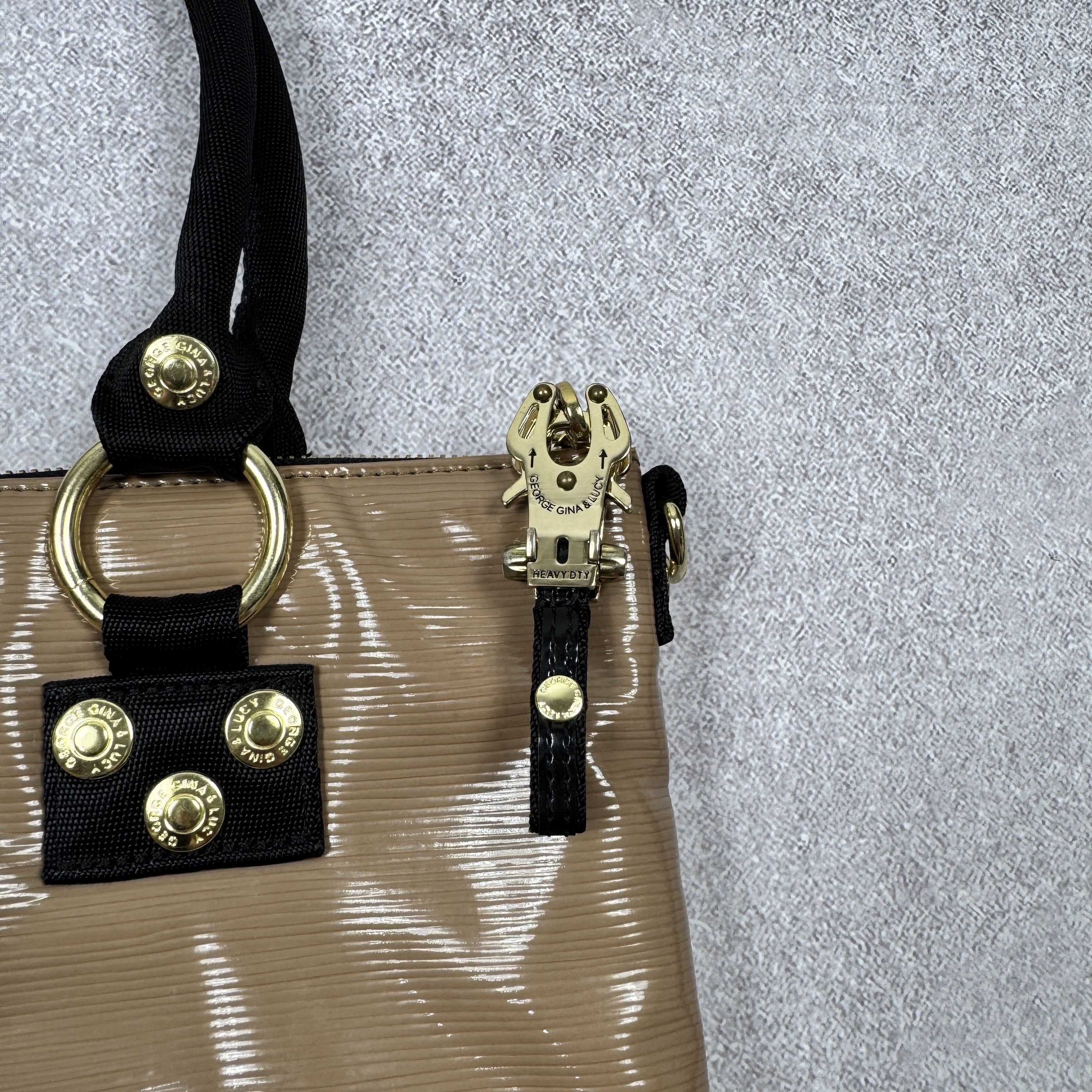 Designer × George Gina & Lucy NEW GEORGE GINA & LUCY FAINAWAY GLOSS HANDLE BAG Size ONE SIZE - 5 Thumbnail