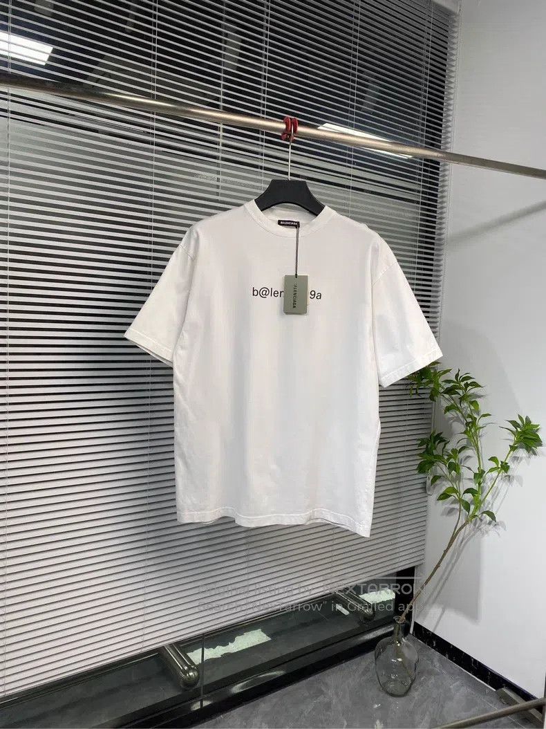 Balenciaga Balenciaga Loose White Short Sleeve T-Shirt with Mailbox L Size US S / EU 44-46 / 1 - 1 Thumbnail