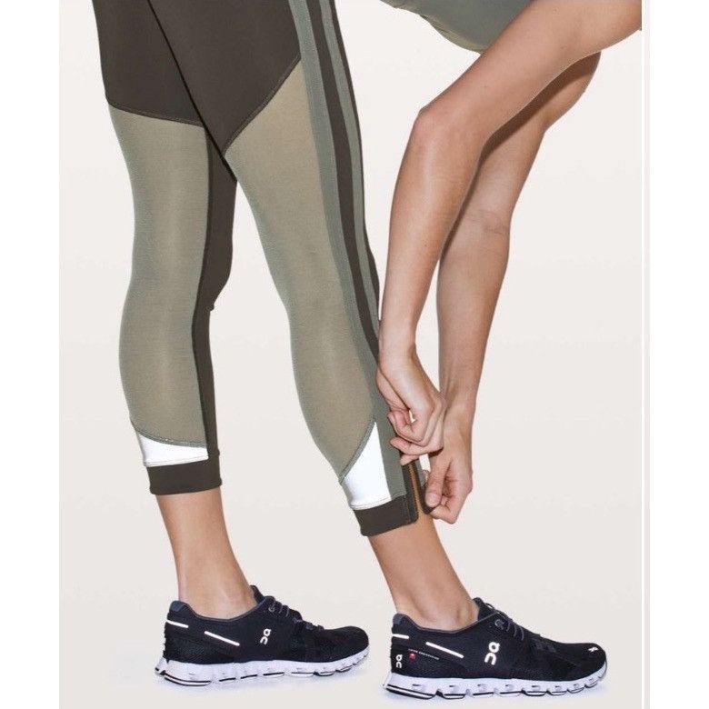 Lululemon 𝓛𝓾𝓵𝓾𝓵𝓮𝓶𝓸𝓷 Zip The Line Crop *23 Size 8 Size 30" / US 8 / IT 44 - 9 Thumbnail