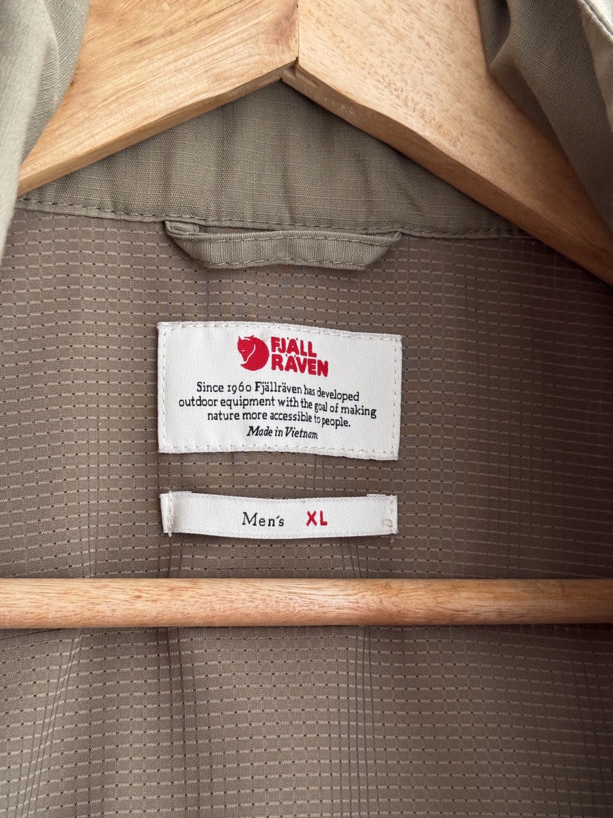 Fjallraven × Vintage Vintage Fjallraven Outdoor Japanese Khaki Traveller Vest Size US XL / EU 56 / 4 - 8 Thumbnail