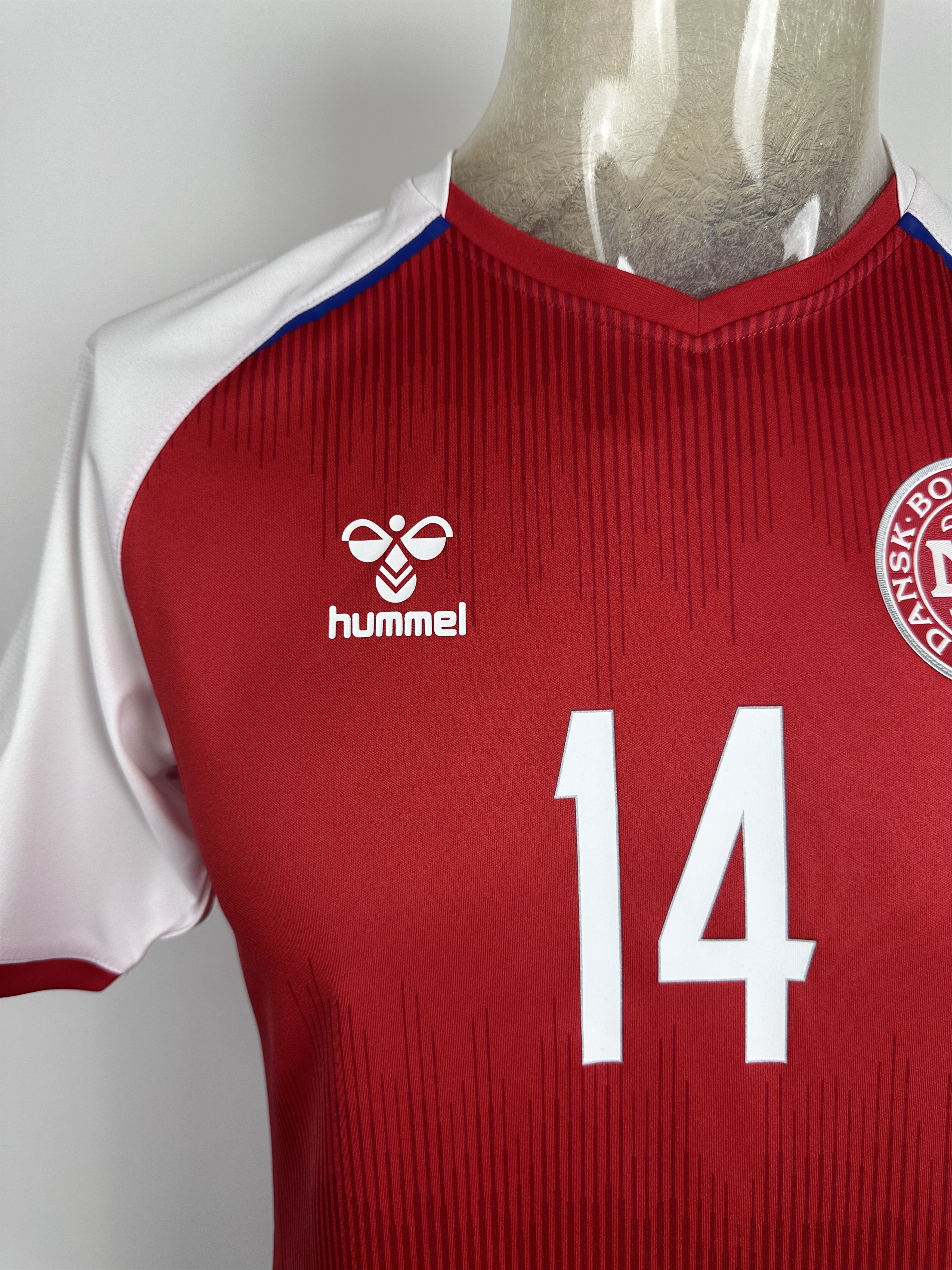 Hummel DENMARK 2021 2022 FOOTBALL SHIRT SOCCER JERSEY #14 DAMSGAARD Size US M / EU 48-50 / 2 - 6 Thumbnail