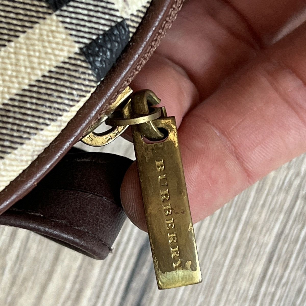 Burberry Vintage 90s Burberry Nova Check Mini Leather Shoulder Bag Size ONE SIZE - 9 Thumbnail