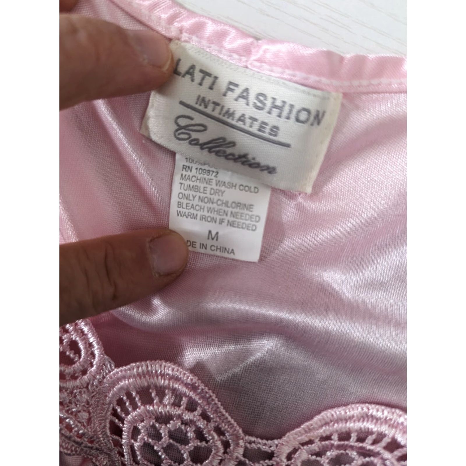 Vintage VINTAGE Nightgown Women Medium Pink Satin Gown Lingerie Sexy Dress 90s D2S Shark? Size M / US 6-8 / IT 42-44 - 4 Thumbnail