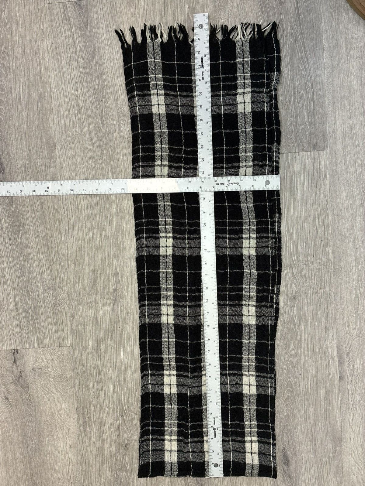 Theory Theory plaid Scarf. 68 inch by 12 inch Size ONE SIZE - 2 Thumbnail