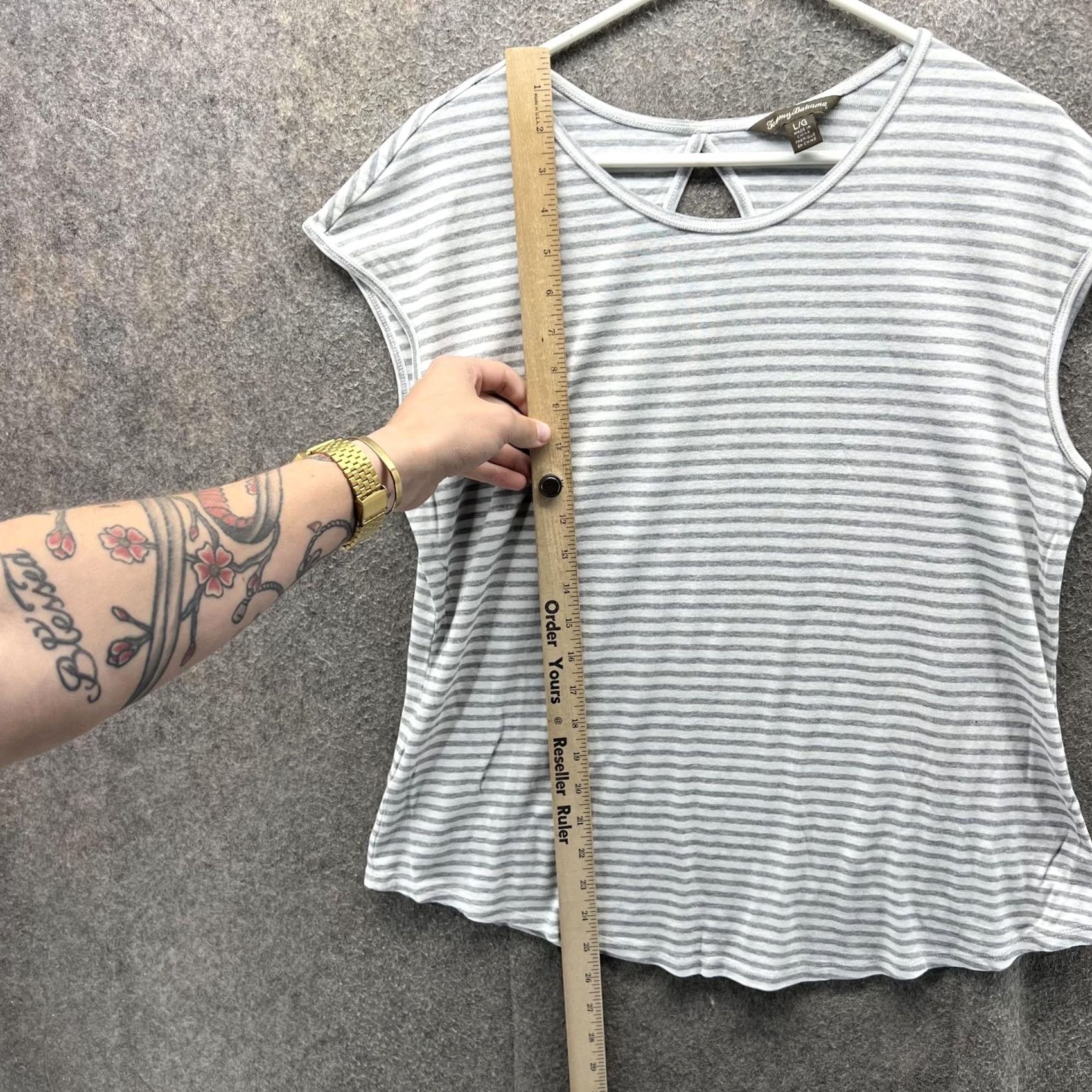Tommy Bahama VINTAGE Tommy Bahama Shirt Womens Large Gray White Stripe Cap Sleeve Keyhole Back Top Size L / US 10 / IT 46 - 6 Thumbnail