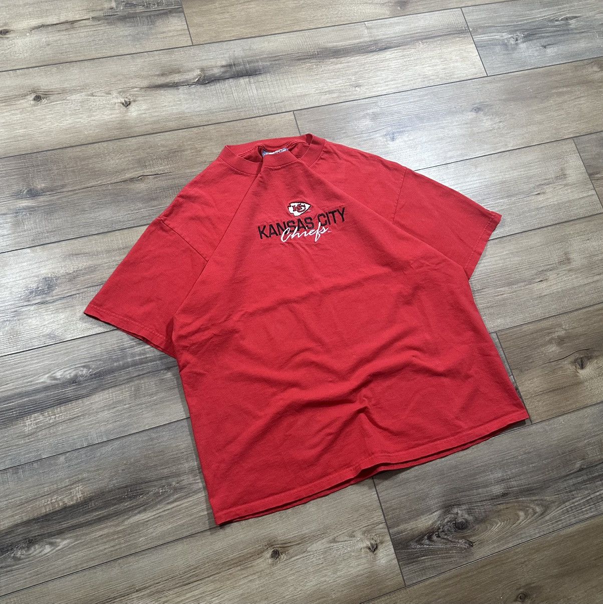 Lee Vintage 90s Lee NFL Kansas City Chiefs Red Embroidered Tee Size US XL / EU 56 / 4 - 2 Thumbnail