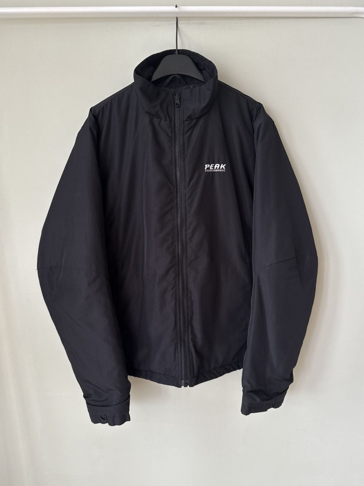 Peak Performance Peak Perfomance short windbreaker jacket Size L / US 10 / IT 46 - 1 Thumbnail