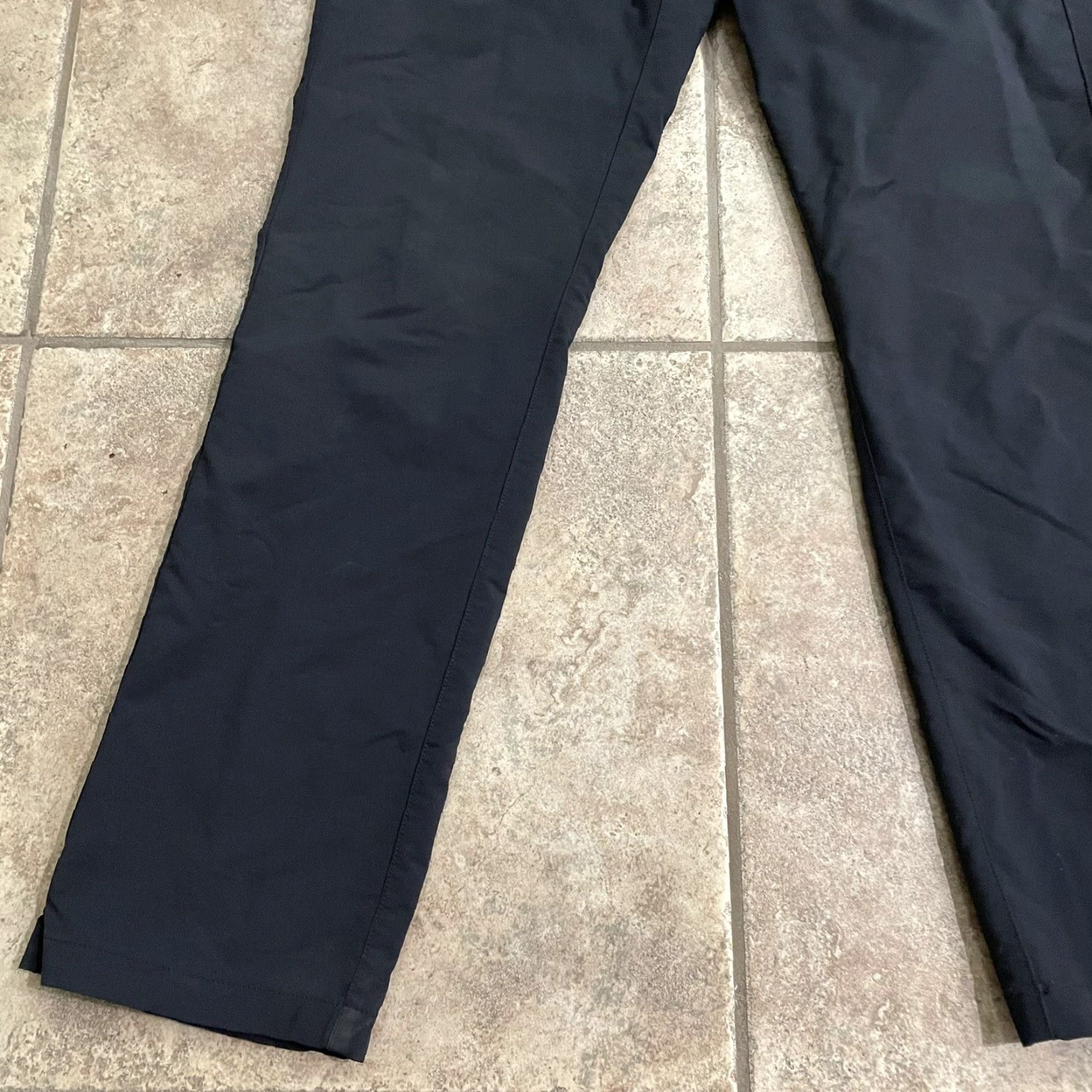 Vintage VINTAGE? Wait; no. Under Armour Nylon Blend Black Athletic Pants Men Regular 32x32 Inseam 32 Golf Style Mens Black Nylon Blend Athletic Pants Size US 32 / EU 48 - 3 Thumbnail