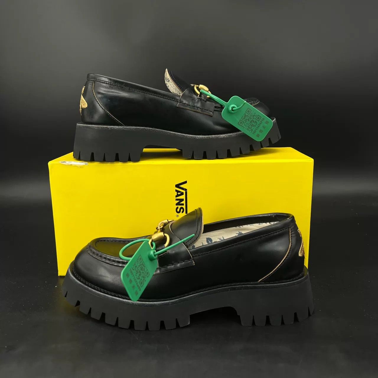 Gucci Gucci Horsebit Loafer 37.5 Like new Size US 7 / IT 37 - 7 Thumbnail