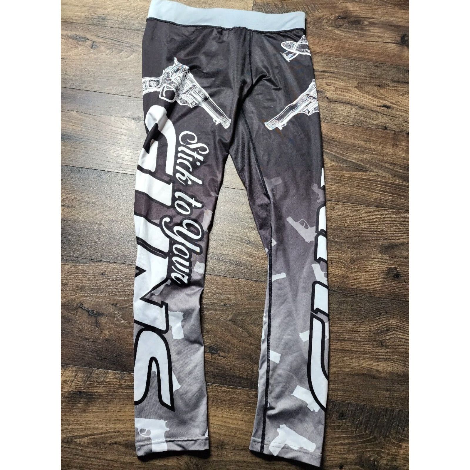 Vintage Xlusion Womens XL Pants Activewear All Over Print Ombré 2A Black Stretch Athletic Inseam 27 in Regular Fit Compression Size 40" / US 18 - 6 Thumbnail