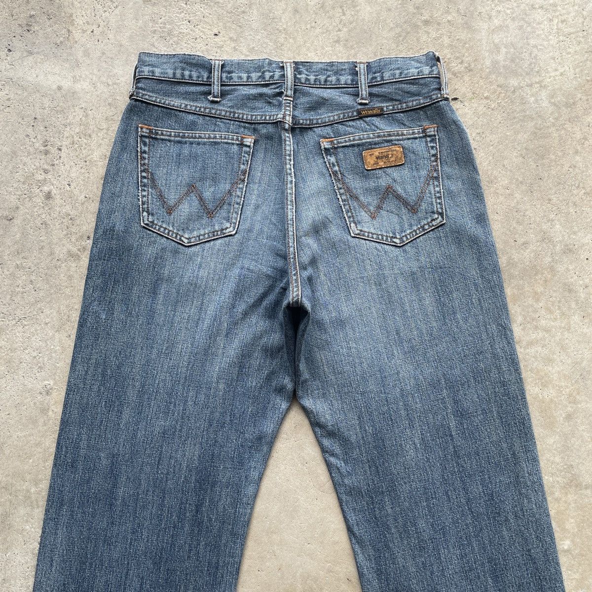 Japanese Brand Vintage Wrangler Jeans Distressed Faded Denim Pants W32 Size US 32 / EU 48 - 9 Thumbnail