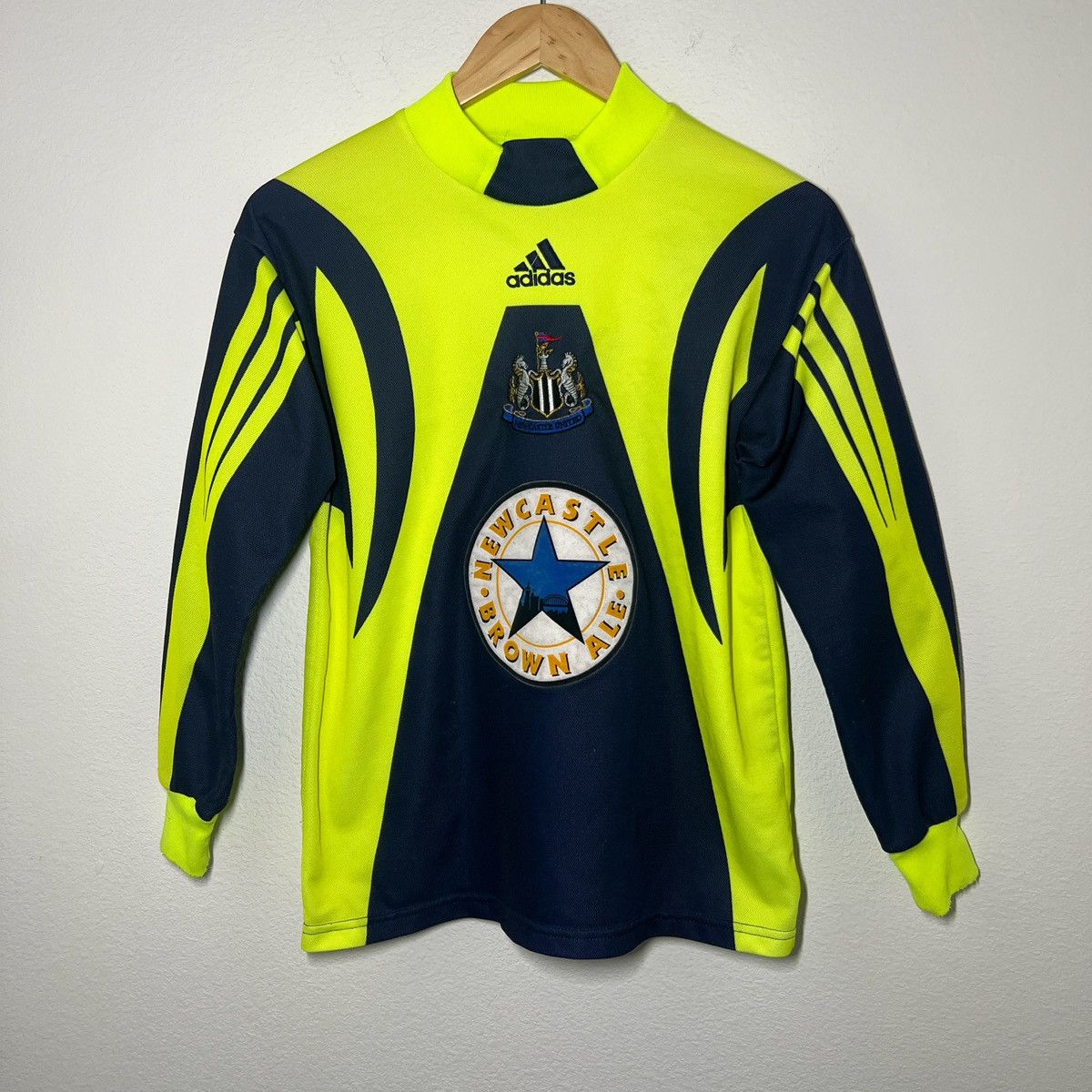 Adidas Newcastle United 1998-1999 Goalkeeper Jersey | Vtg Soccer Size US XS / EU 42 / 0 - 1 Thumbnail