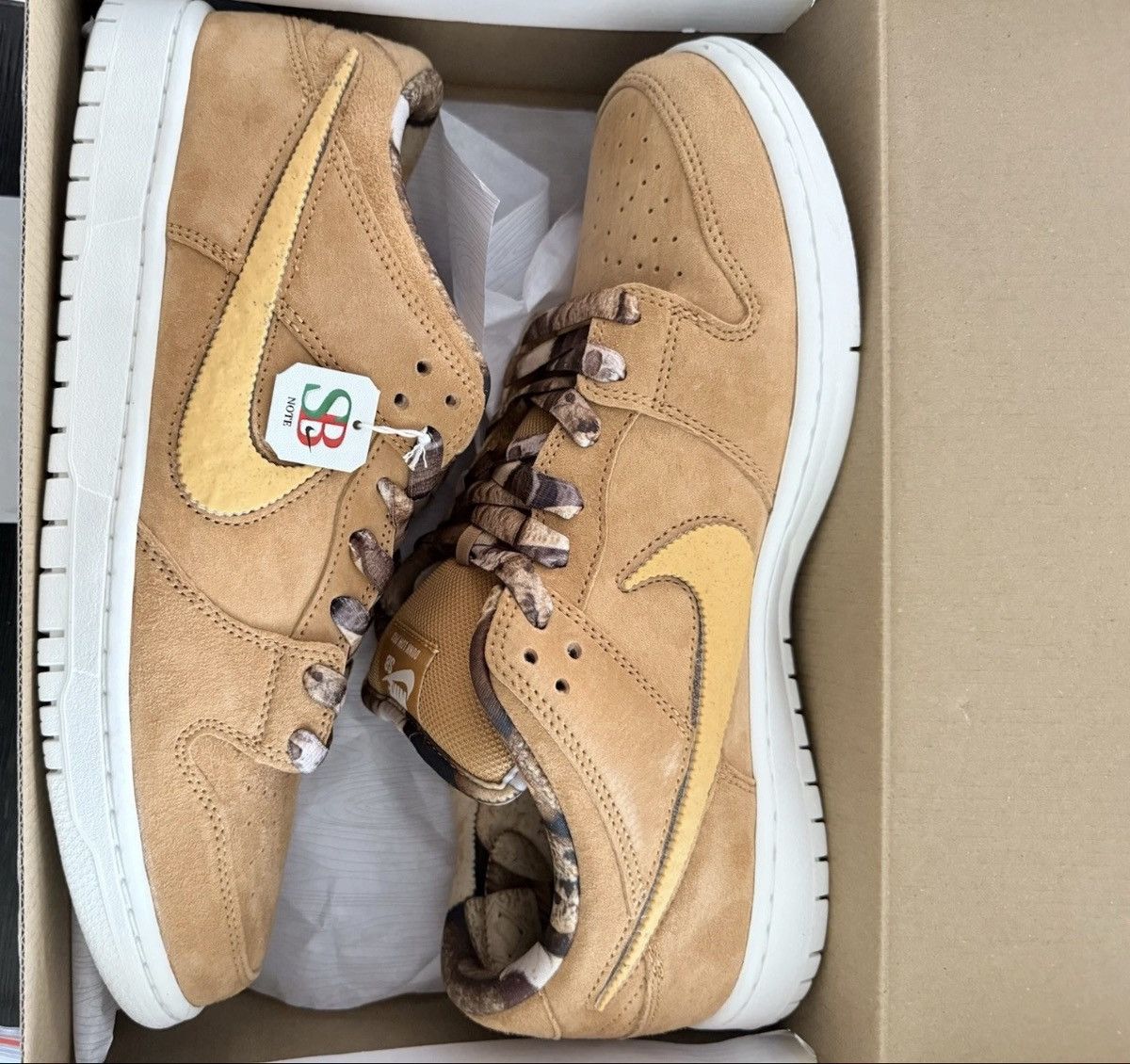 Nike Nike sb dunk low Note Manchester brew and biscuits Size US 11.5 / EU 44-45 - 2 Thumbnail