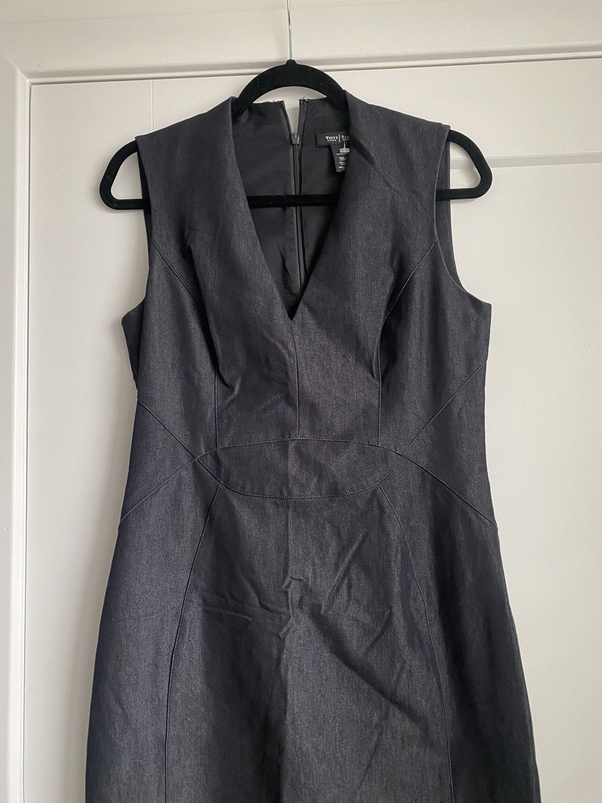 White House Black Market WHBM Blue Stretch Chambray V-Neck Sheath Pencil Dress New Size M / US 6-8 / IT 42-44 - 3 Thumbnail