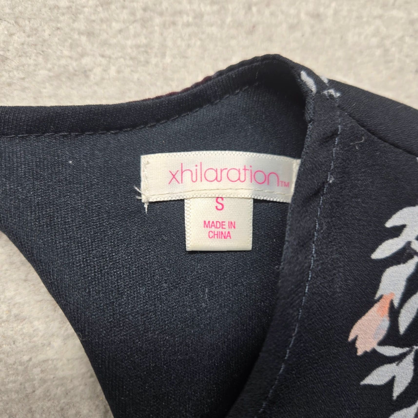 Vintage Xhilaration Shirt Floral Black with Purple Flowers Adult Womens Size S Small Size S / US 4 / IT 40 - 3 Thumbnail