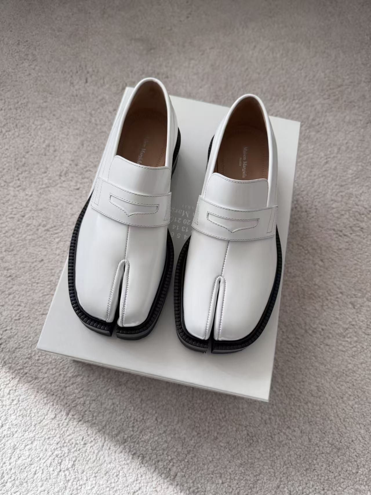 Maison Margiela Maison Margiela Tabi Loafers Brand New Size US 7 / IT 37 - 8 Thumbnail