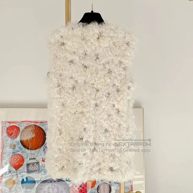 Valentino Valentino Winter Beige Faux Fur Women's Sweater . Size M / US 6-8 / IT 42-44 - 2 Thumbnail