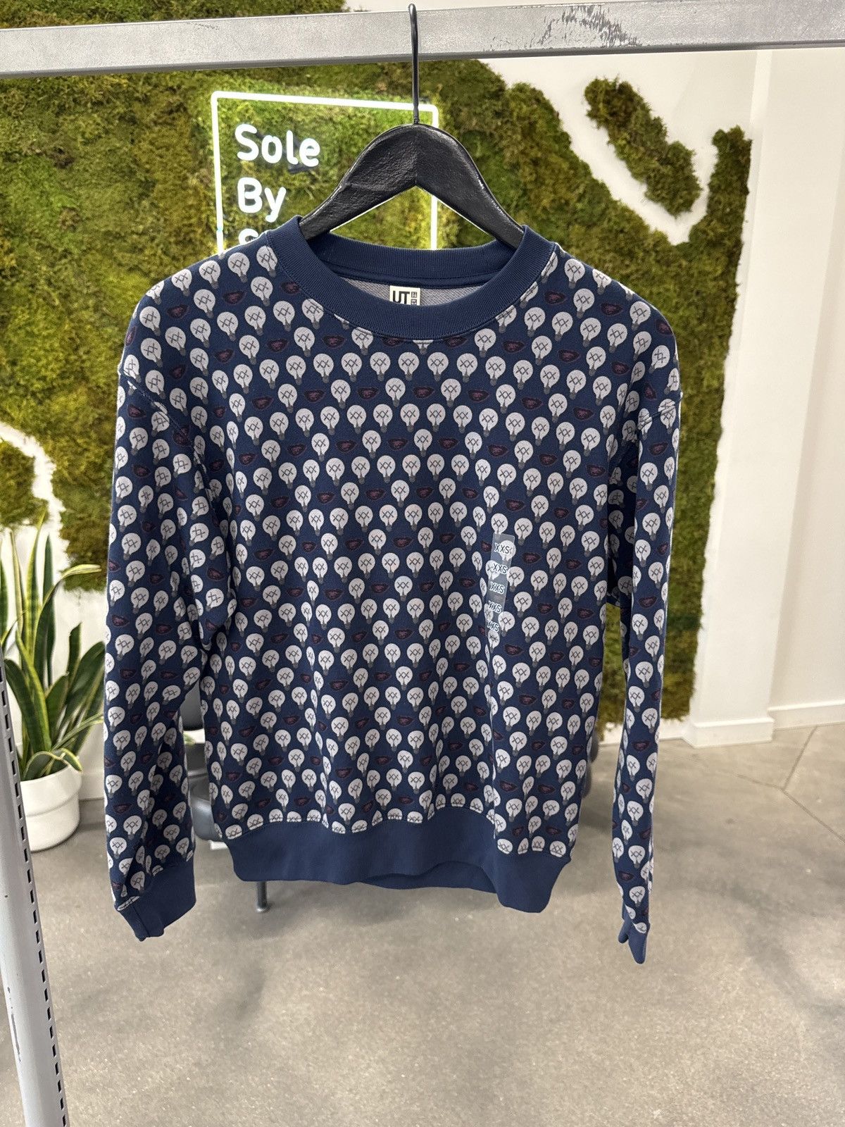 Andy Warhol × Kaws × Uniqlo KAWS x Warhol Graphic 477201 Sweatshirt Navy Size US XXS / EU 40 - 1 Thumbnail