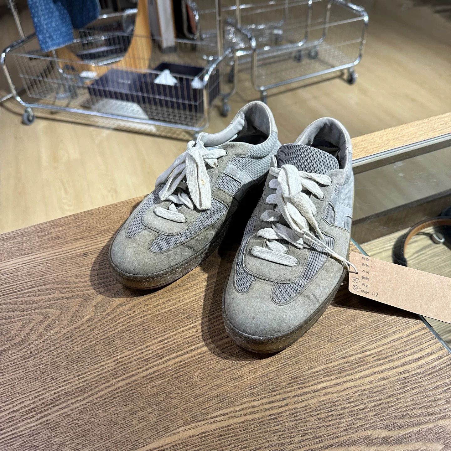 Hermes Hermes Leather Lowtop Sneakers 9 Men Size US 9 / EU 42 - 1 Thumbnail