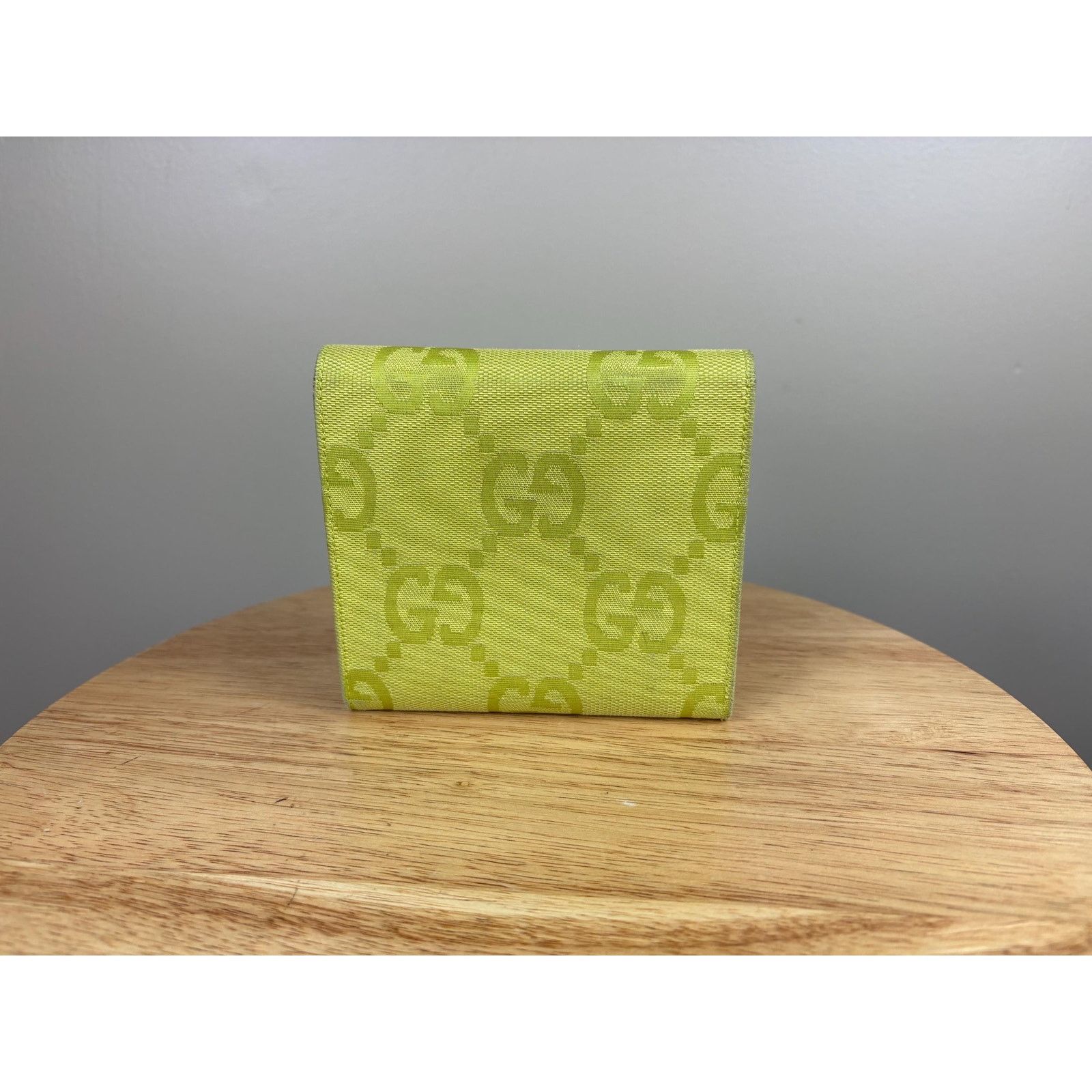 Gucci Authentic Gucci Compact Neon Beige Wallet GG Size ONE SIZE - 2 Thumbnail