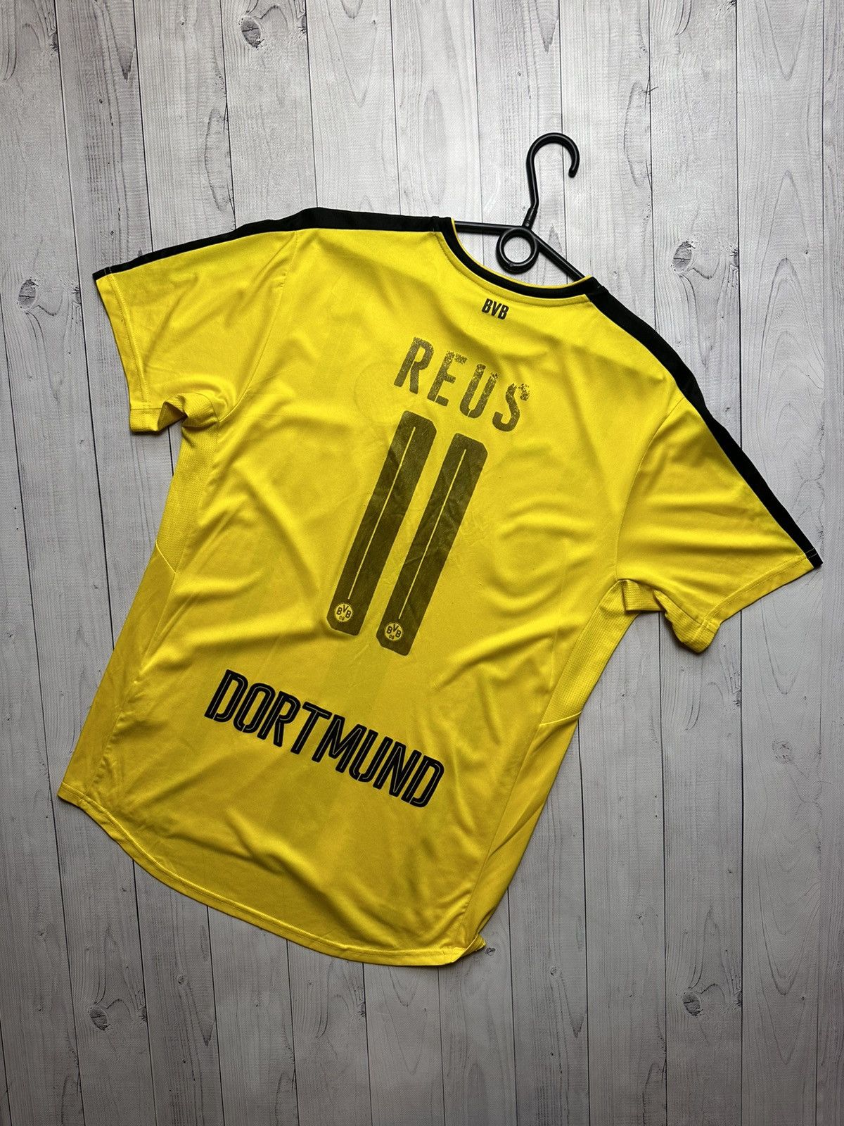 Puma × Vintage Vintage borussia Dortmund soccer jersey 11 Reus rare size L Size US L / EU 52-54 / 3 - 1 Thumbnail