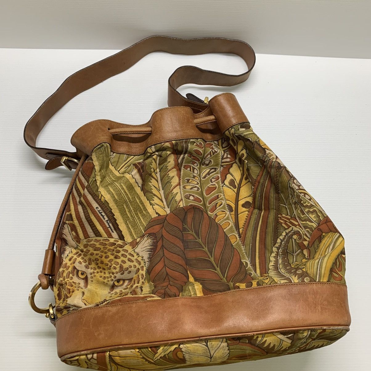 Salvatore Ferragamo Salvatore Ferragamo Flora Bucket Bag Size ONE SIZE - 2 Thumbnail