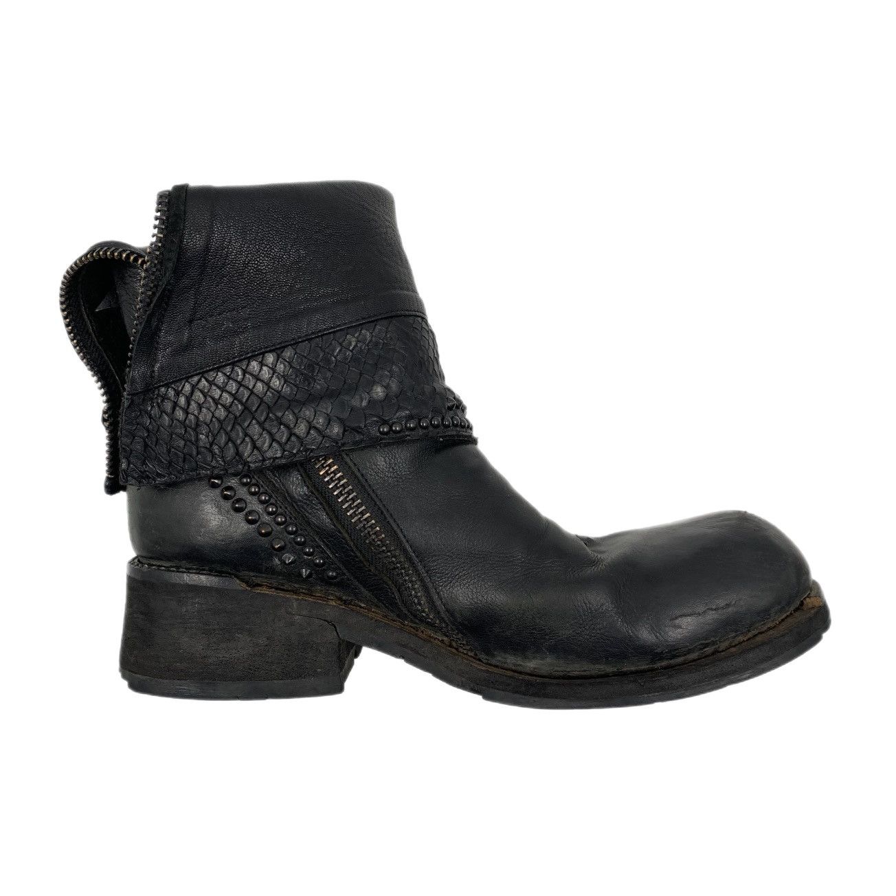 KMRii Crush Boots