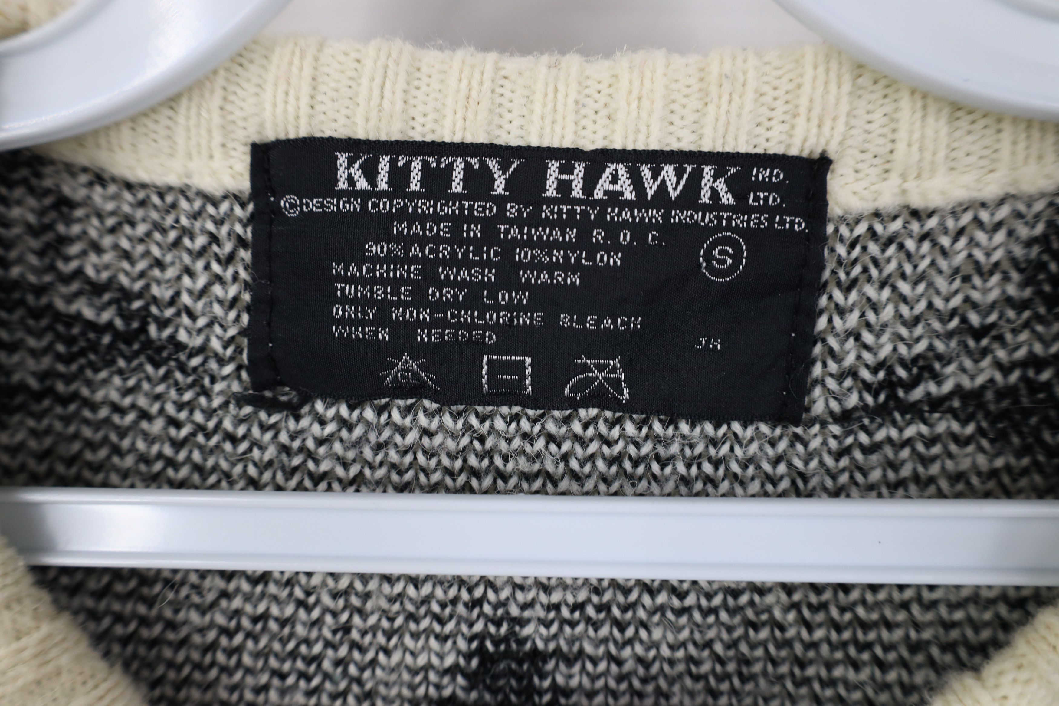 Vintage Vintage 90s Streetwear Coat of Arms Knit Crewneck Sweater Size S / US 4 / IT 40 - 10 Thumbnail