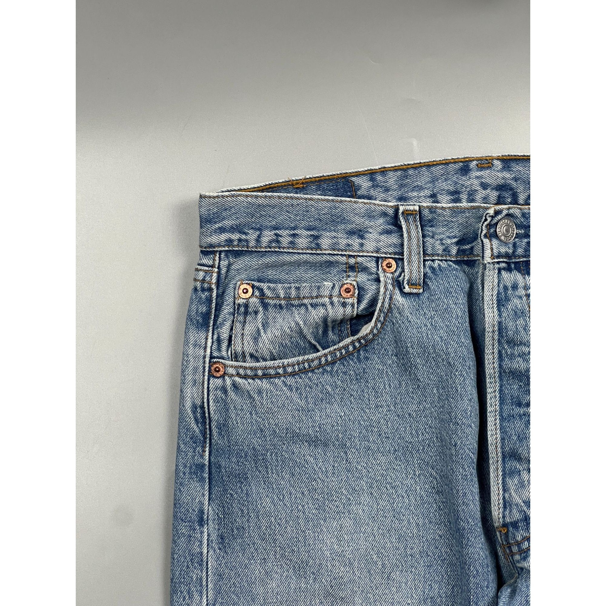 Levi's Levi’s 501 Light Wash Made In USA Denim Jeans Pants (Y0873) Size US 32 / EU 48 - 3 Thumbnail