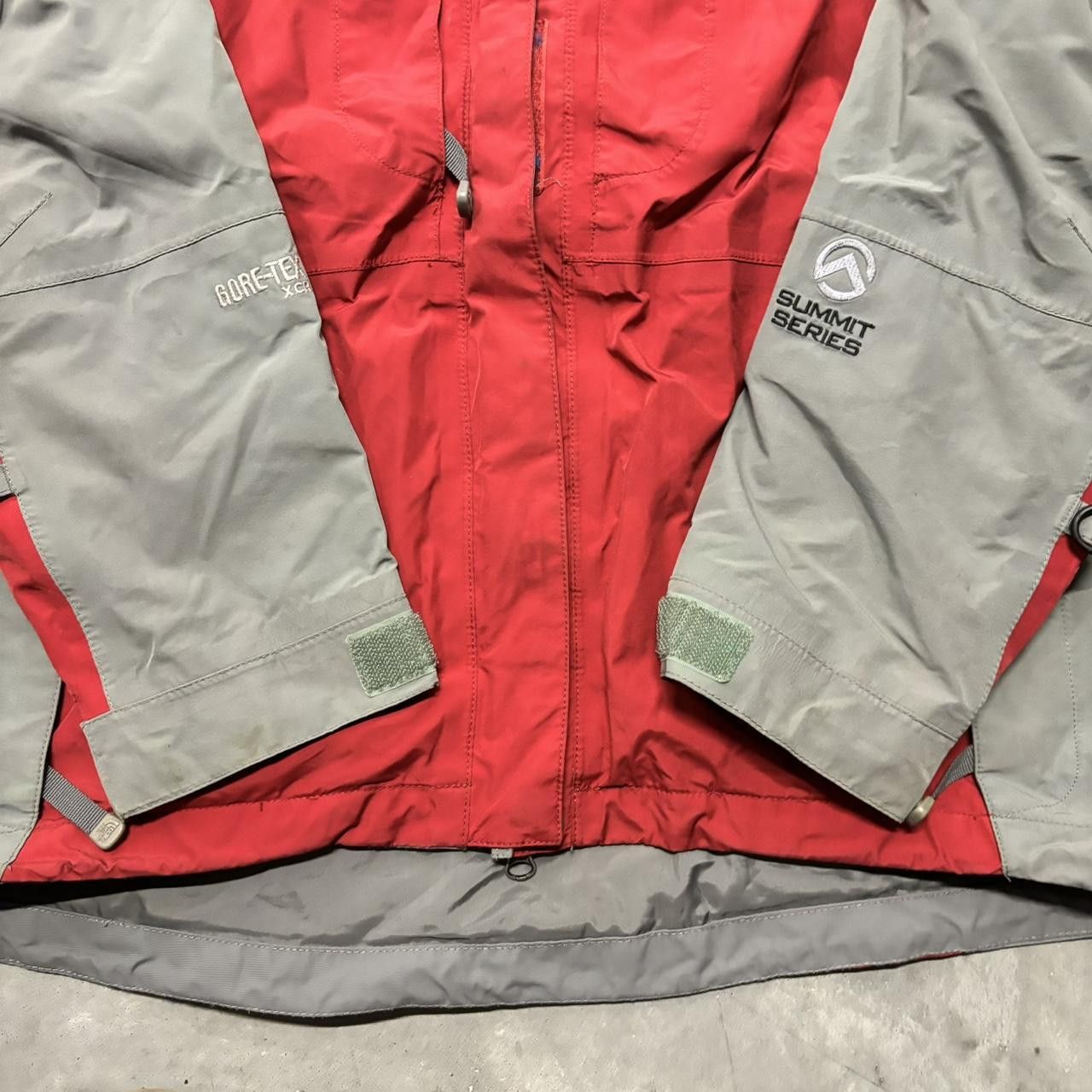 The North Face × Vintage The North Face Red Summit Series Gore-Tex Hooded Zip Up Jacket! Size S / US 4 / IT 40 - 4 Thumbnail