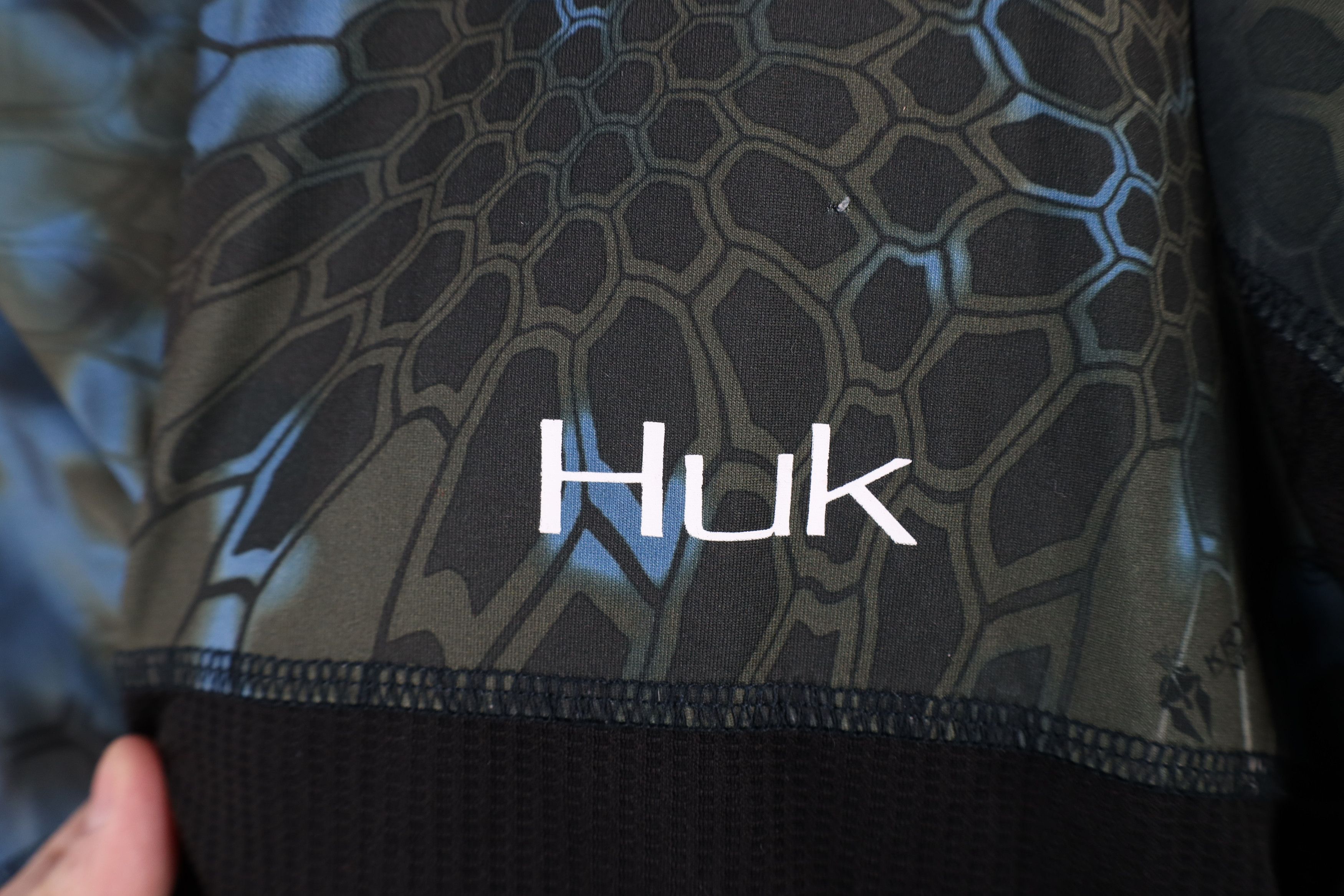 Vintage Huk Fishing Camouflage Lightweight Hoodie Hooded T-Shirt Size US L / EU 52-54 / 3 - 10 Thumbnail
