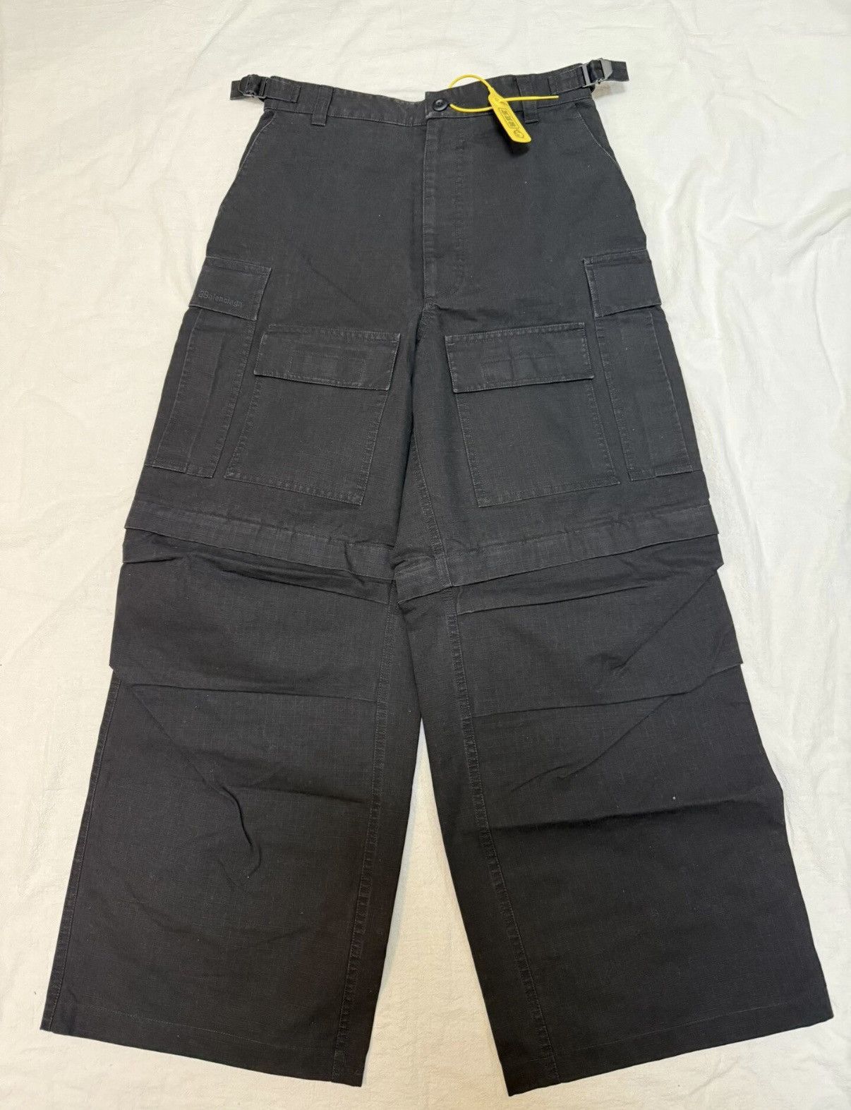 Balenciaga Balenciaga 21SS Cargo Pants Size US 30 / EU 46 - 1 Thumbnail
