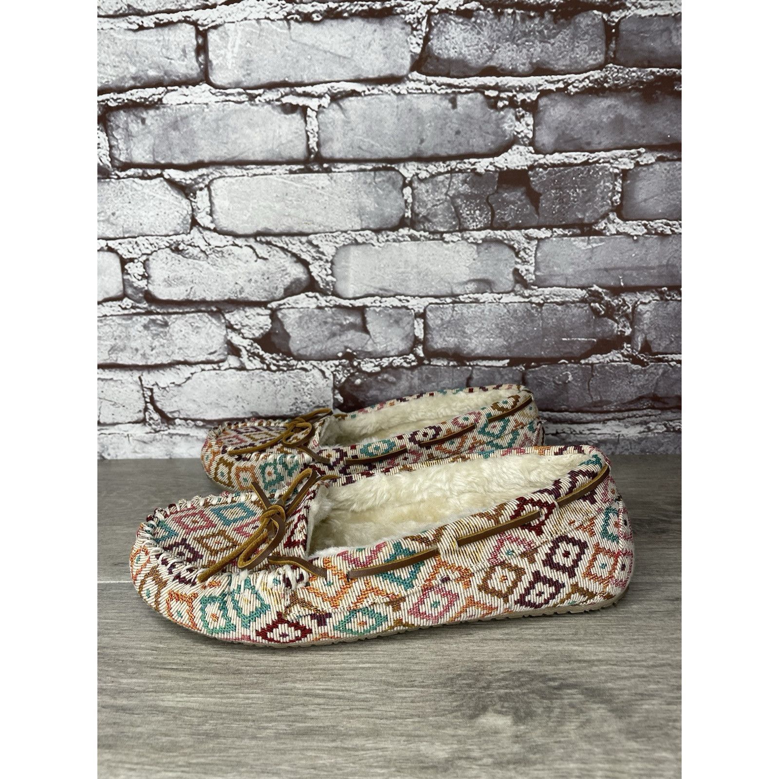 Minnetonka Minnetonka Sally Moccasins Cream Aztec Southwest Faux Fur Li Size US 10 / IT 40 - 17 Thumbnail