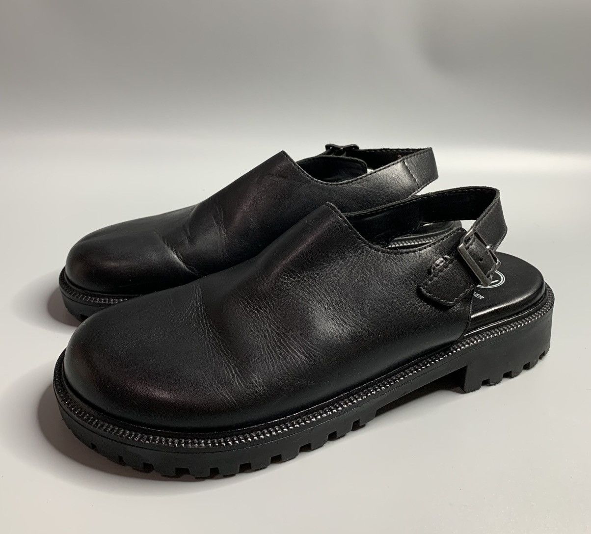 GU × Undercover GU x Undercover Clogs Sandals Size US 9 / EU 42 - 2 Thumbnail