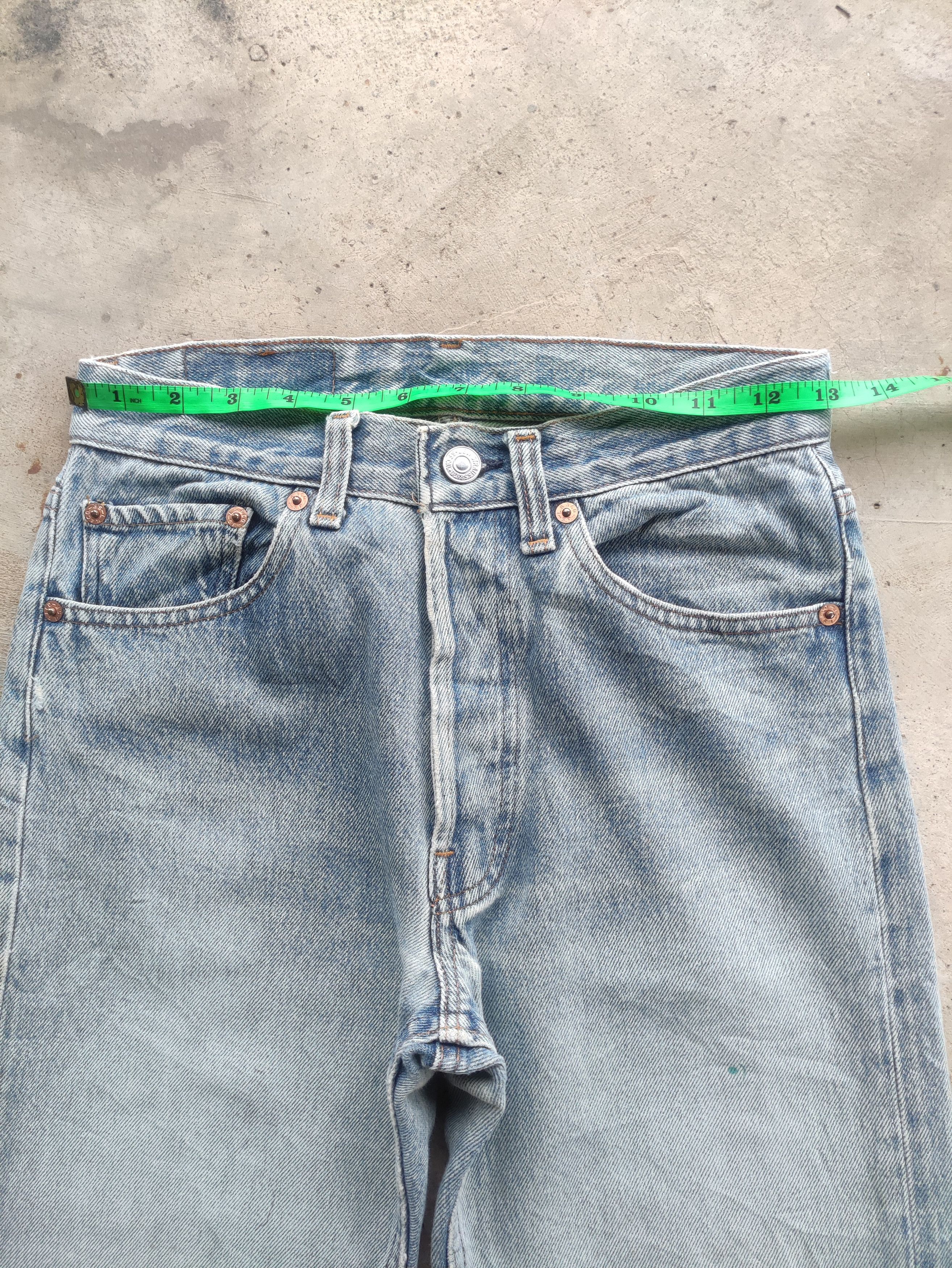 Levi's Vintage Levis 501 Button Baggy Distressed Faded Denim Size US 27 - 6 Thumbnail