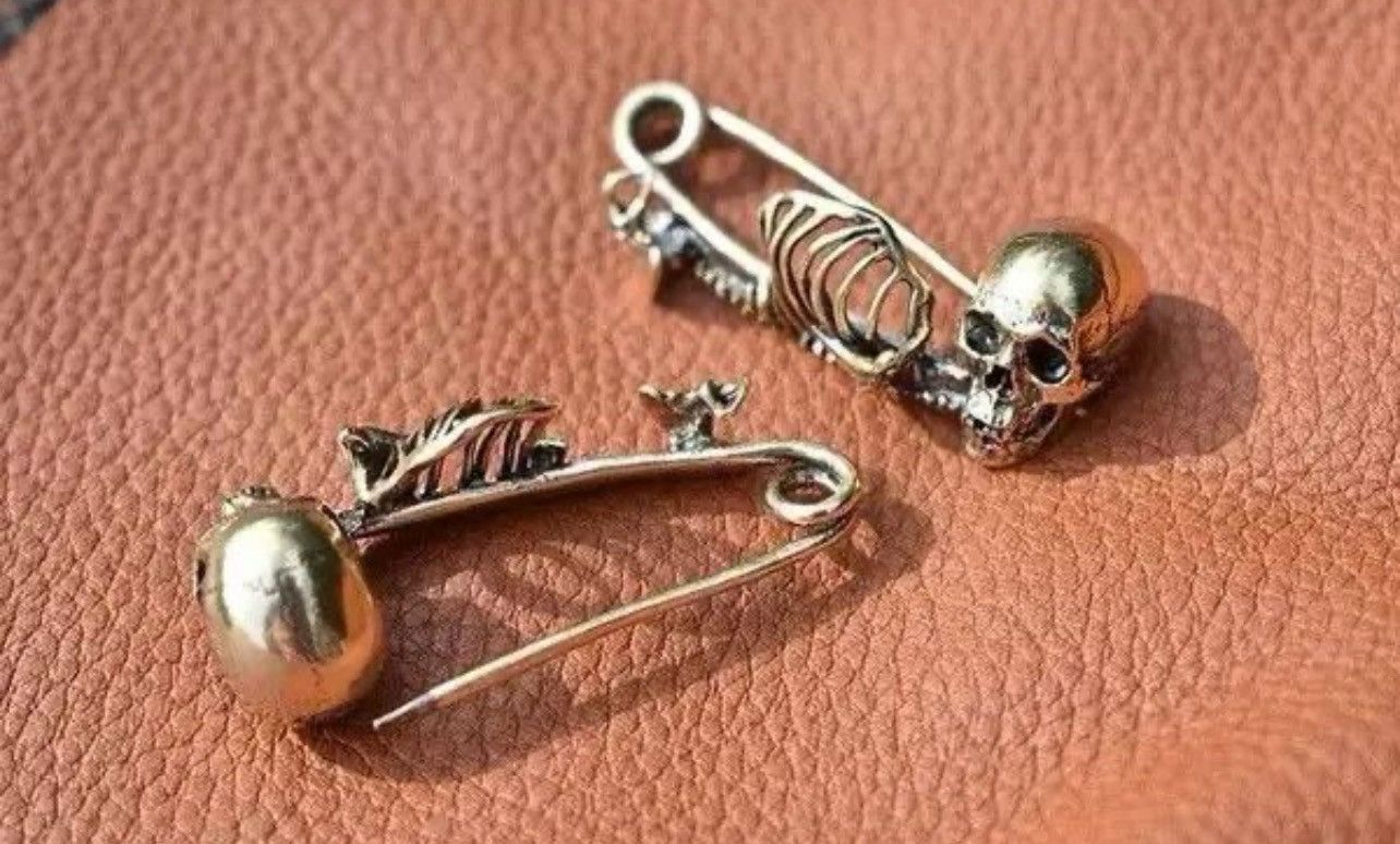 Jewelry 2Pcs / Set Gothic Skull Safety Brooches Size ONE SIZE - 4 Thumbnail