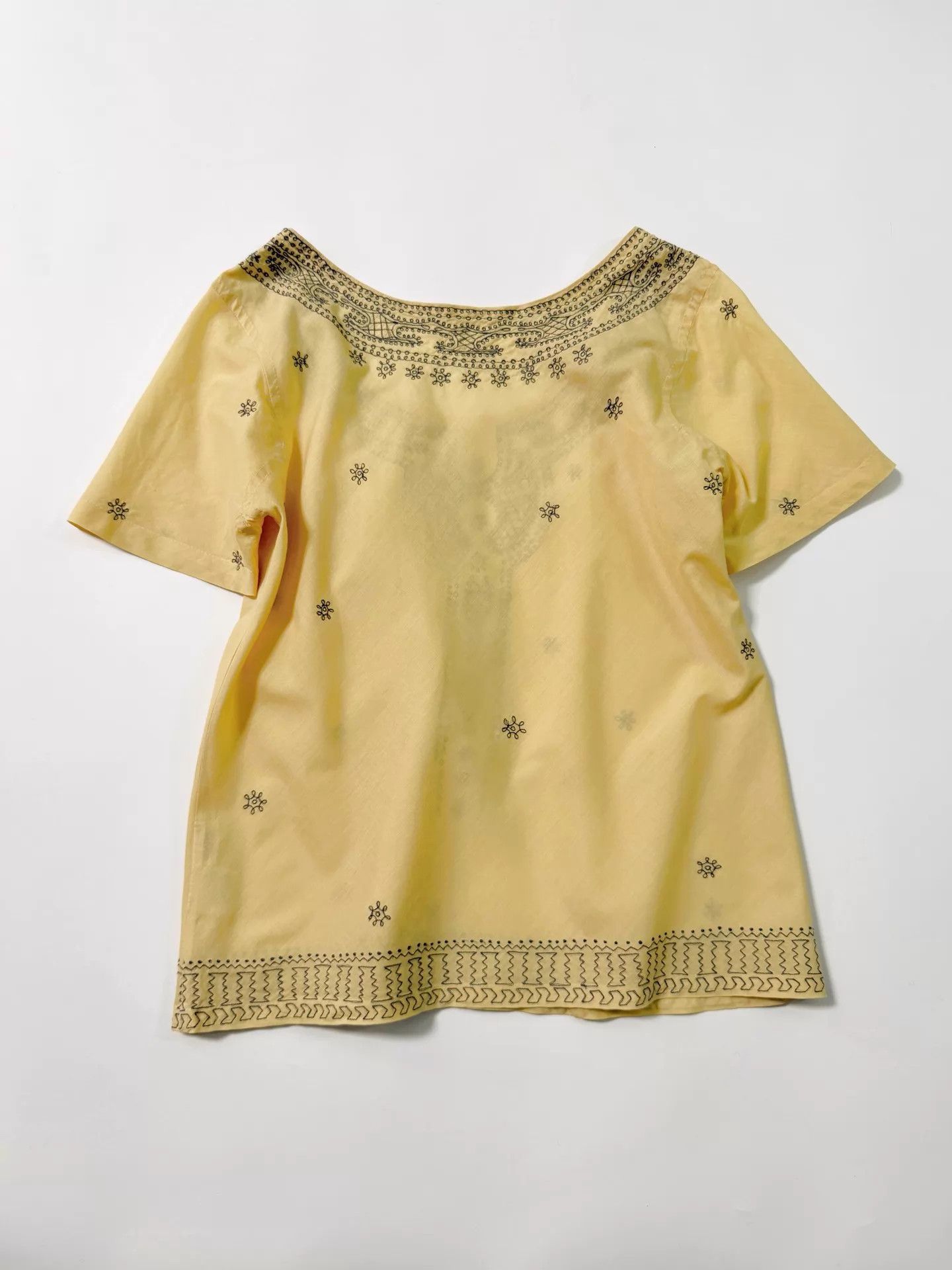 Issey Miyake Issey Miyake Haat Pale Yellow Embroidered SS 2 Size XS / US 0-2 / IT 36-38 - 2 Thumbnail