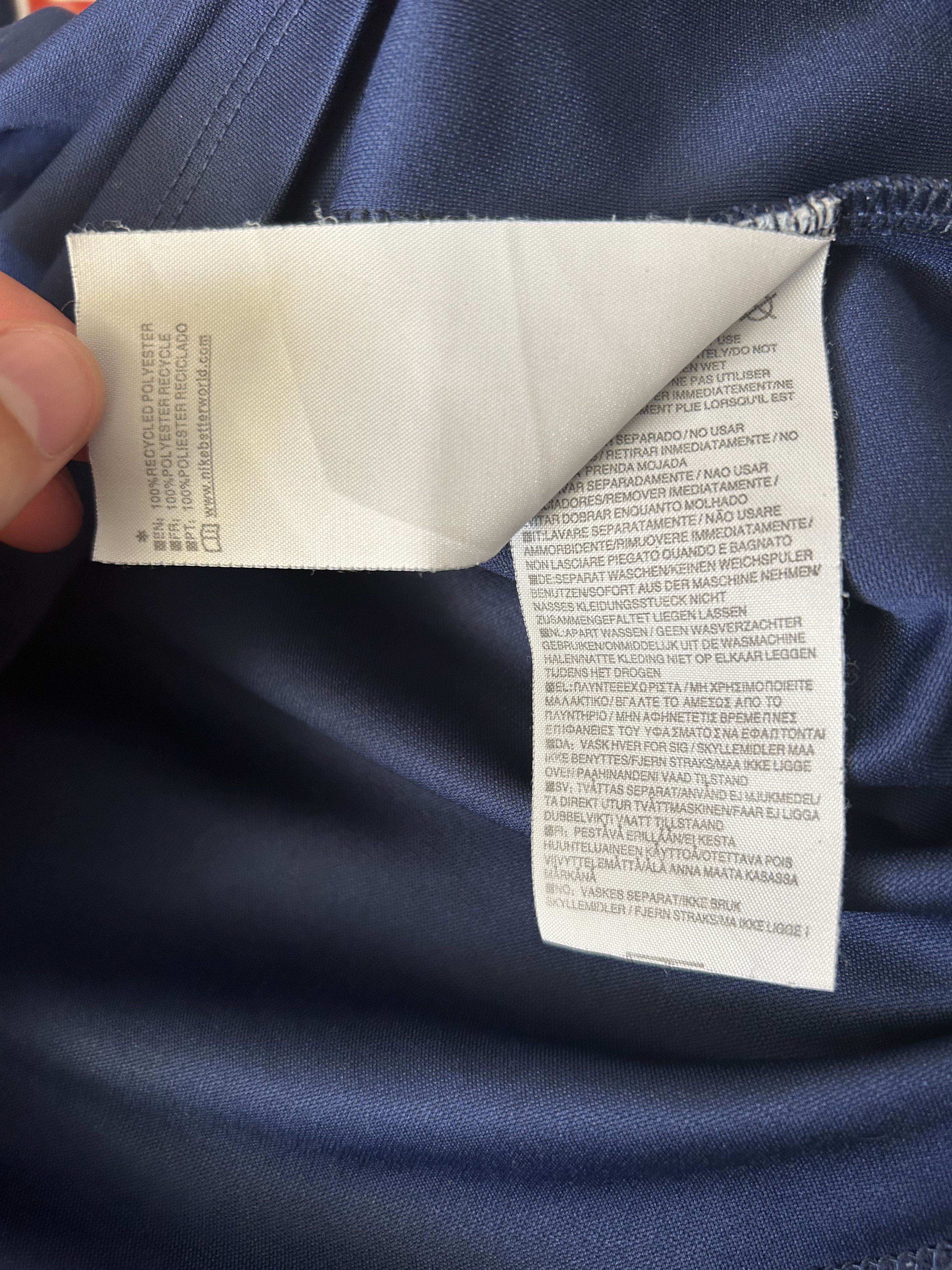 Nike PSG training sweatshirt - Nike - S - UNIQUE Size US S / EU 44-46 / 1 - 7 Thumbnail