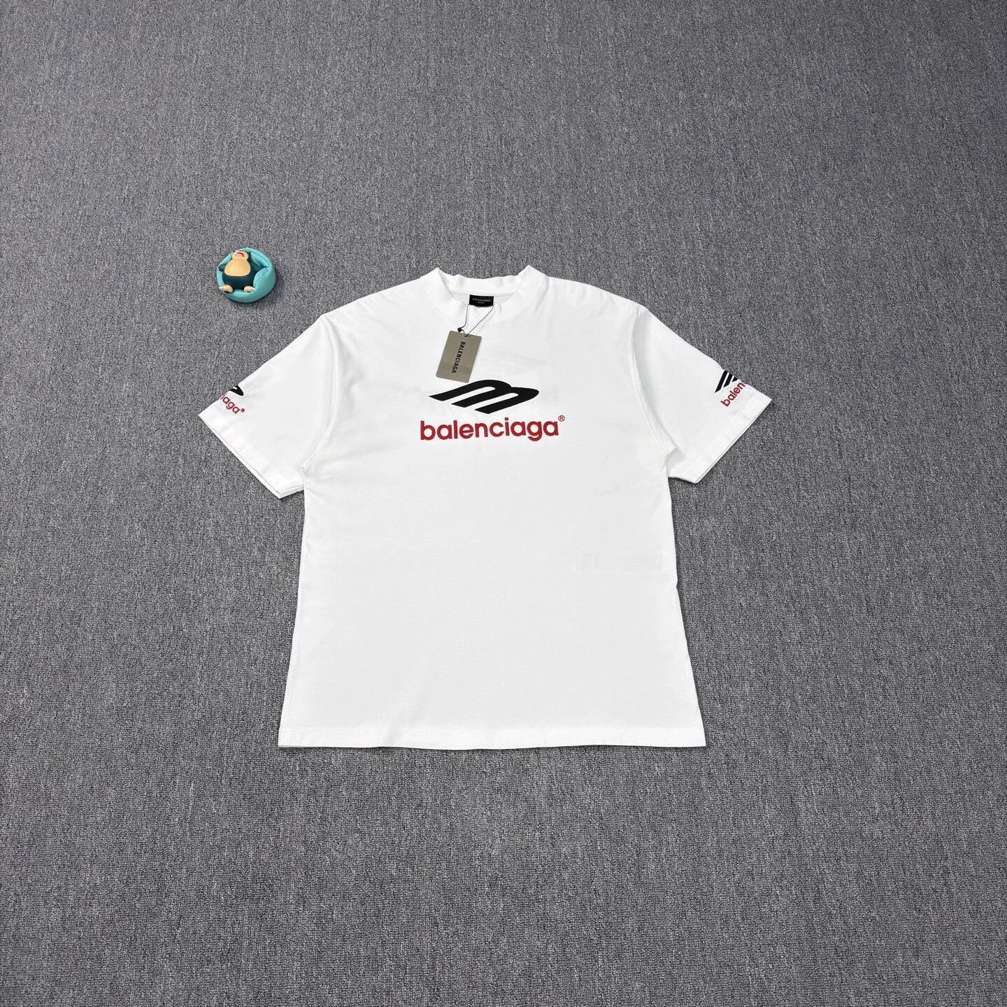 Balenciaga Balenciaga Embroidered Logo White Short Sleeve T S Near New Size US S / EU 44-46 / 1 - 1 Thumbnail