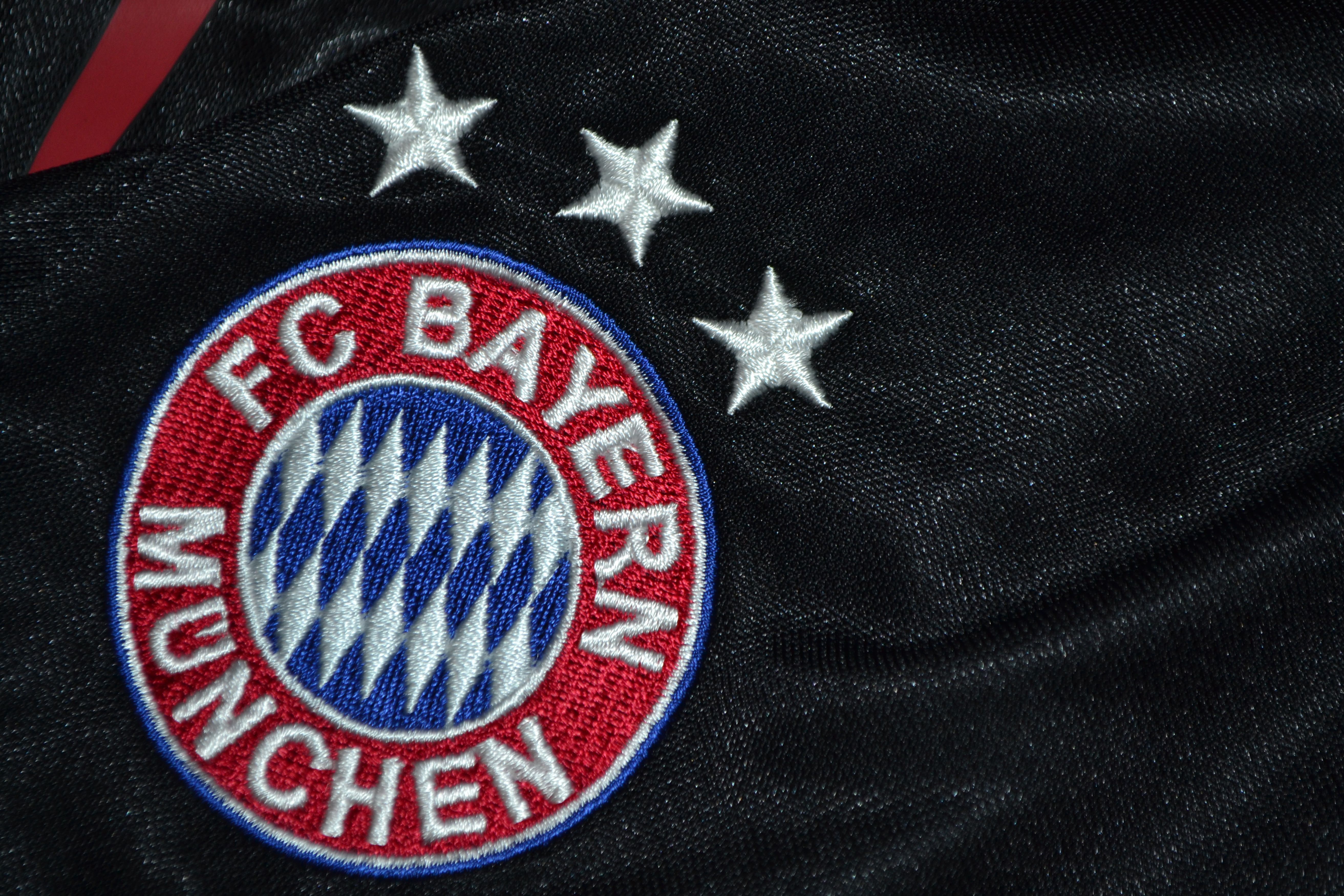 Adidas Bayern Munich Vintage 2005 2006 Football Soccer Shorts Size US 38 / EU 54 - 5 Thumbnail