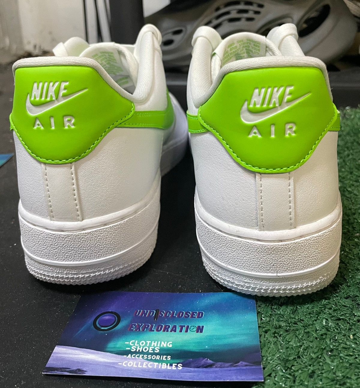 Nike Nike Air Force 1 low white action green Size US 9.5 / EU 42-43 - 6 Thumbnail