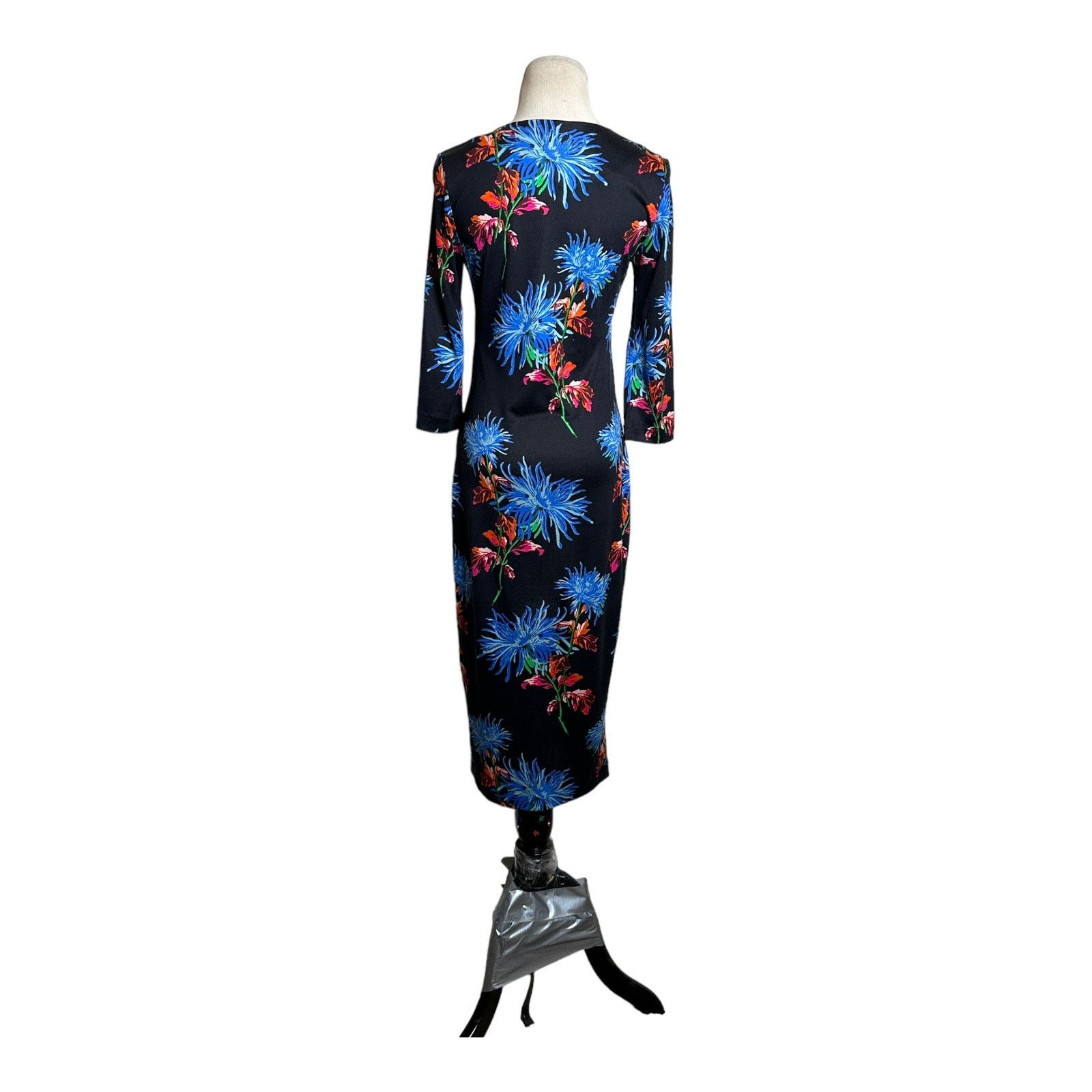Diane von Furstenberg Diane Von Furstenberg floral sheath midi silk dress size XS Size XS / US 0-2 / IT 36-38 - 7 Thumbnail