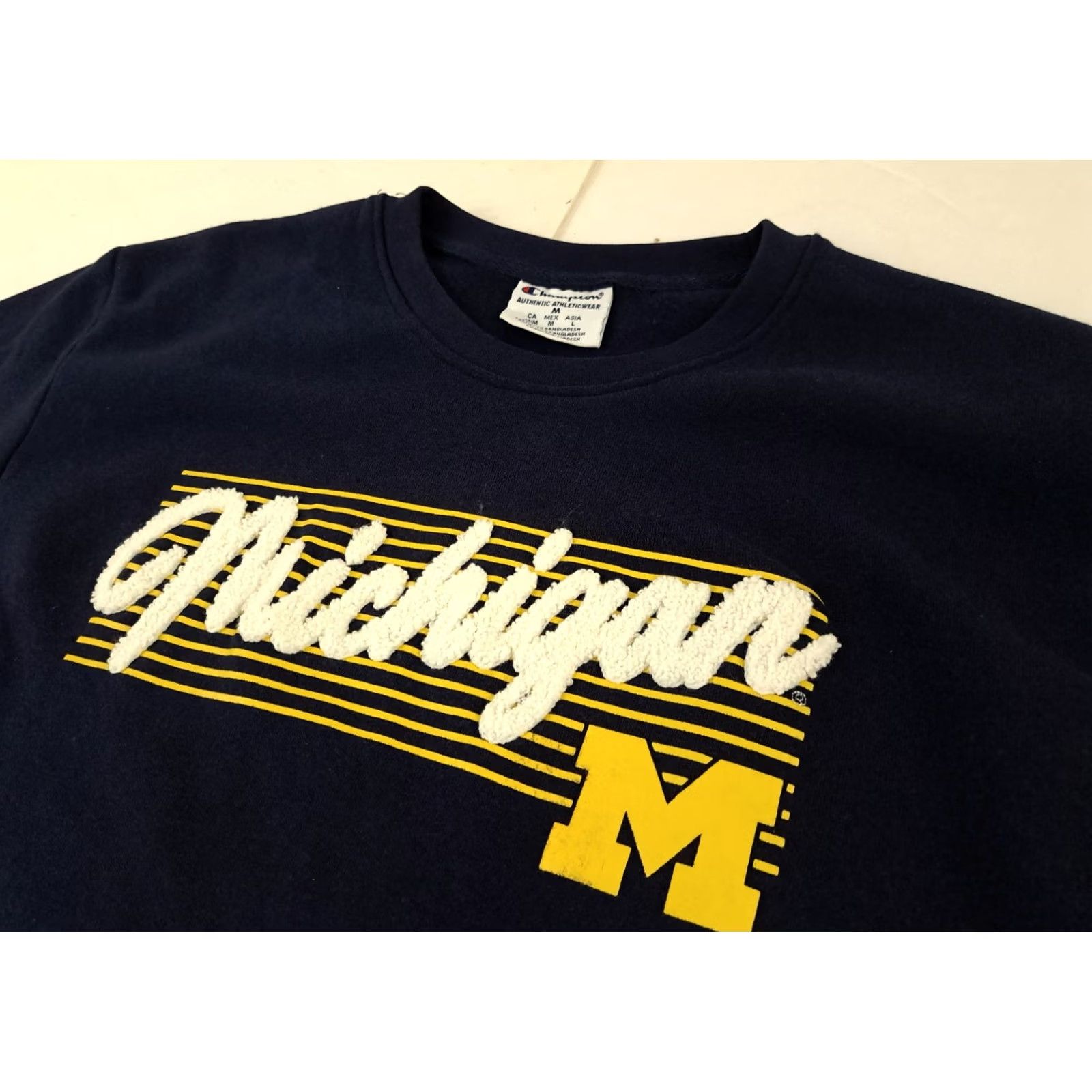 Champion VINTAGE University Michigan Embossed Champion Sweatshirt Unisex Adults Medium Blue Cotton Canvas Crew Neck Pullover Long Sleeve Winter Spring Fall Size US M / EU 48-50 / 2 - 3 Thumbnail
