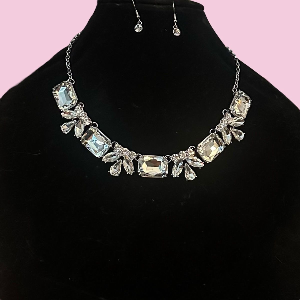 Other Silver tone chunky clear rhinestone statement necklace Size ONE SIZE - 1 Thumbnail