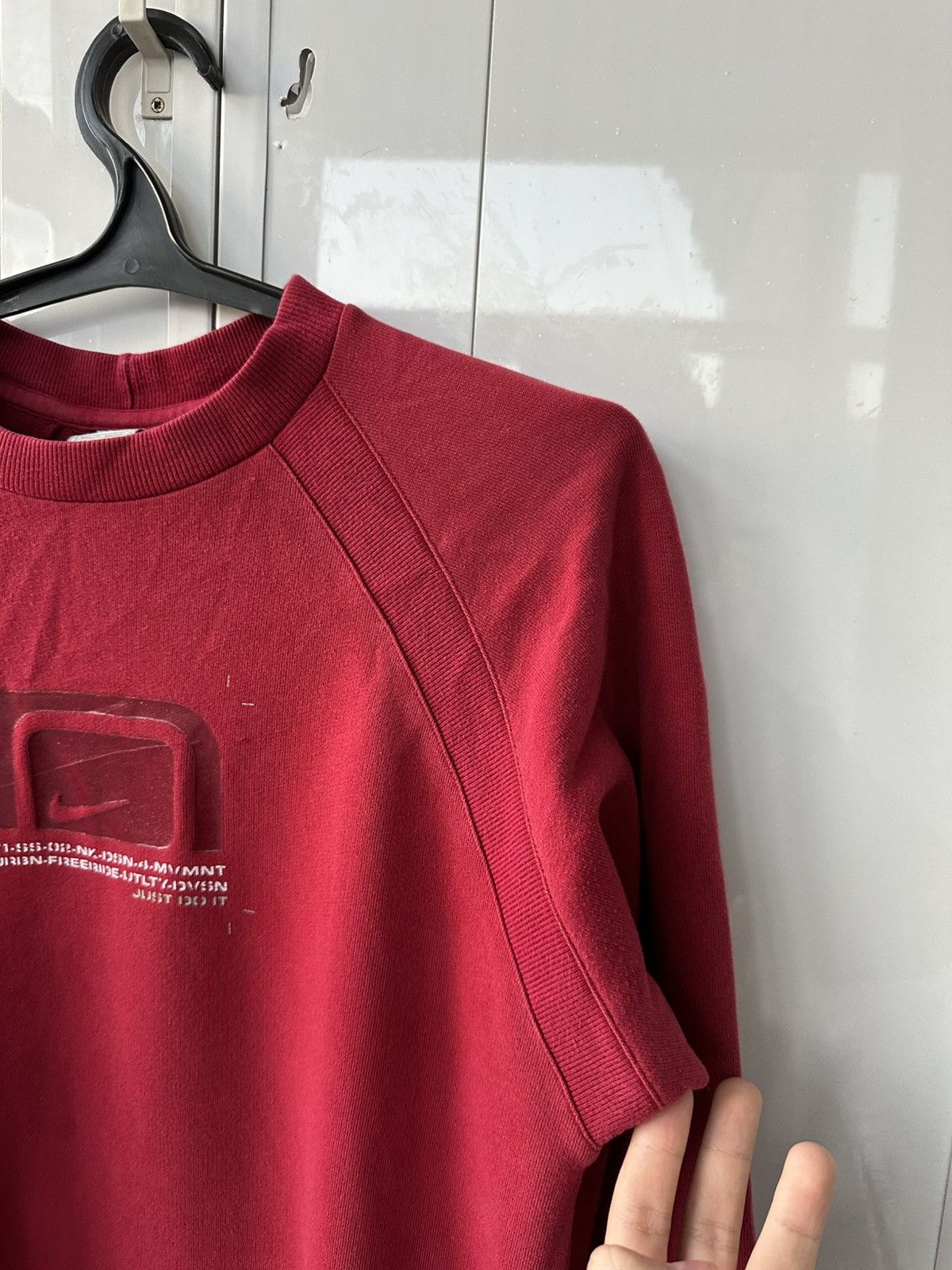 Nike Vintage Nike Sweatshirt Rubber Centre Logo Size US M / EU 48-50 / 2 - 11 Thumbnail