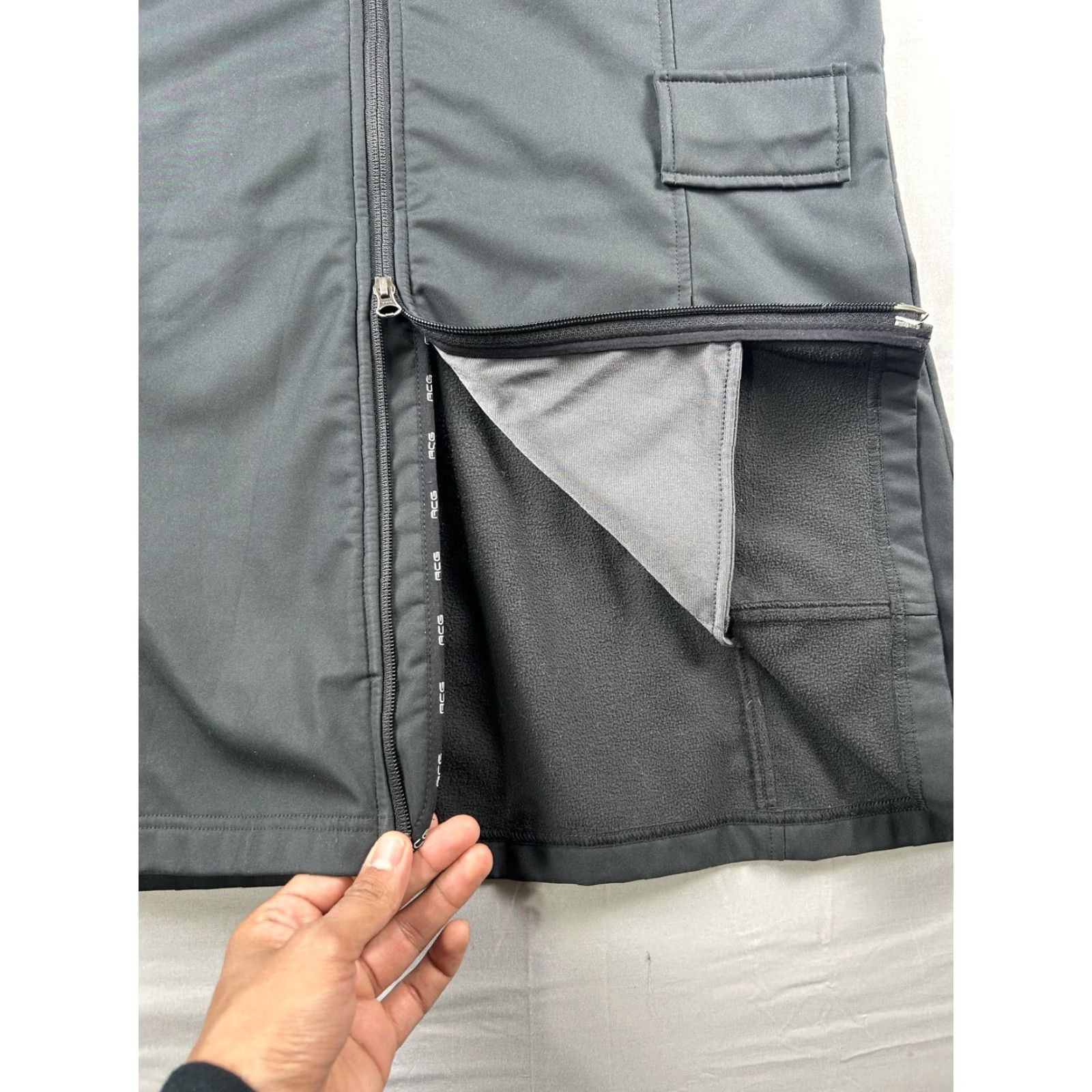 Nike VINTAGE? No. Nike ACG Softshell Coat Womens XL Gray Hooded Long Parka Fleece Lined Zip Size XL / US 12-14 / IT 48-50 - 4 Thumbnail