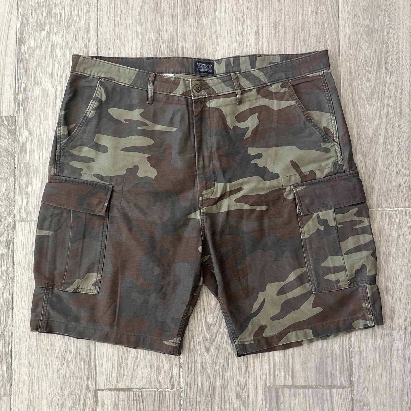 Levi's Levi’s Carrier Cargo Camo 9” Shorts Men’s 42 Dark Phalarope Size US 42 / EU 58 - 1 Thumbnail