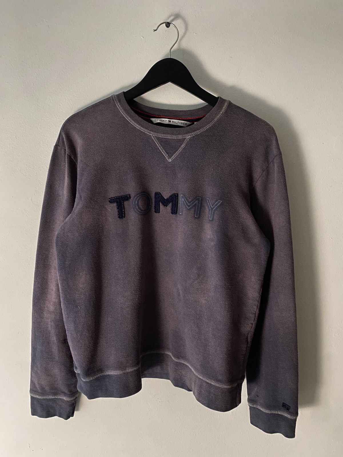 Tommy Hilfiger × Vintage Vintage Faded Debranded Tommy Hilfiger Crewneck Size US S / EU 44-46 / 1 - 1 Thumbnail